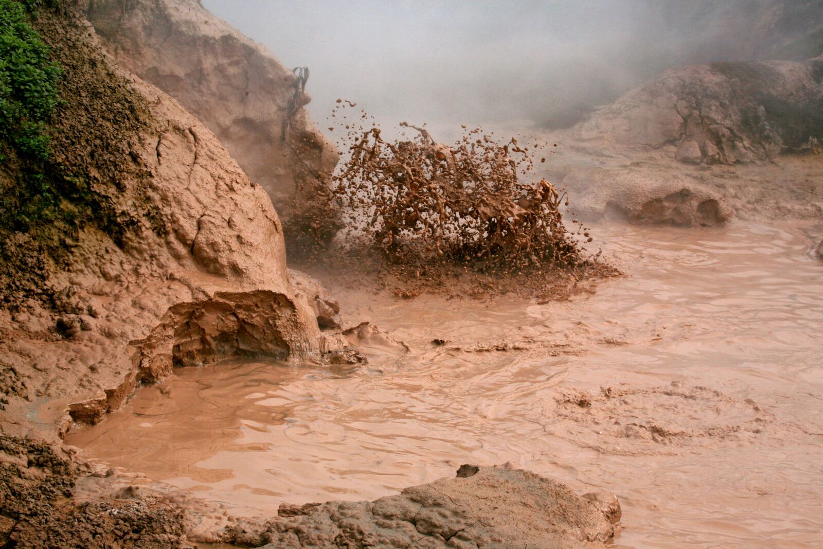 Canon EOS 5D sample photo. Dirt, griffin, geyser photography
