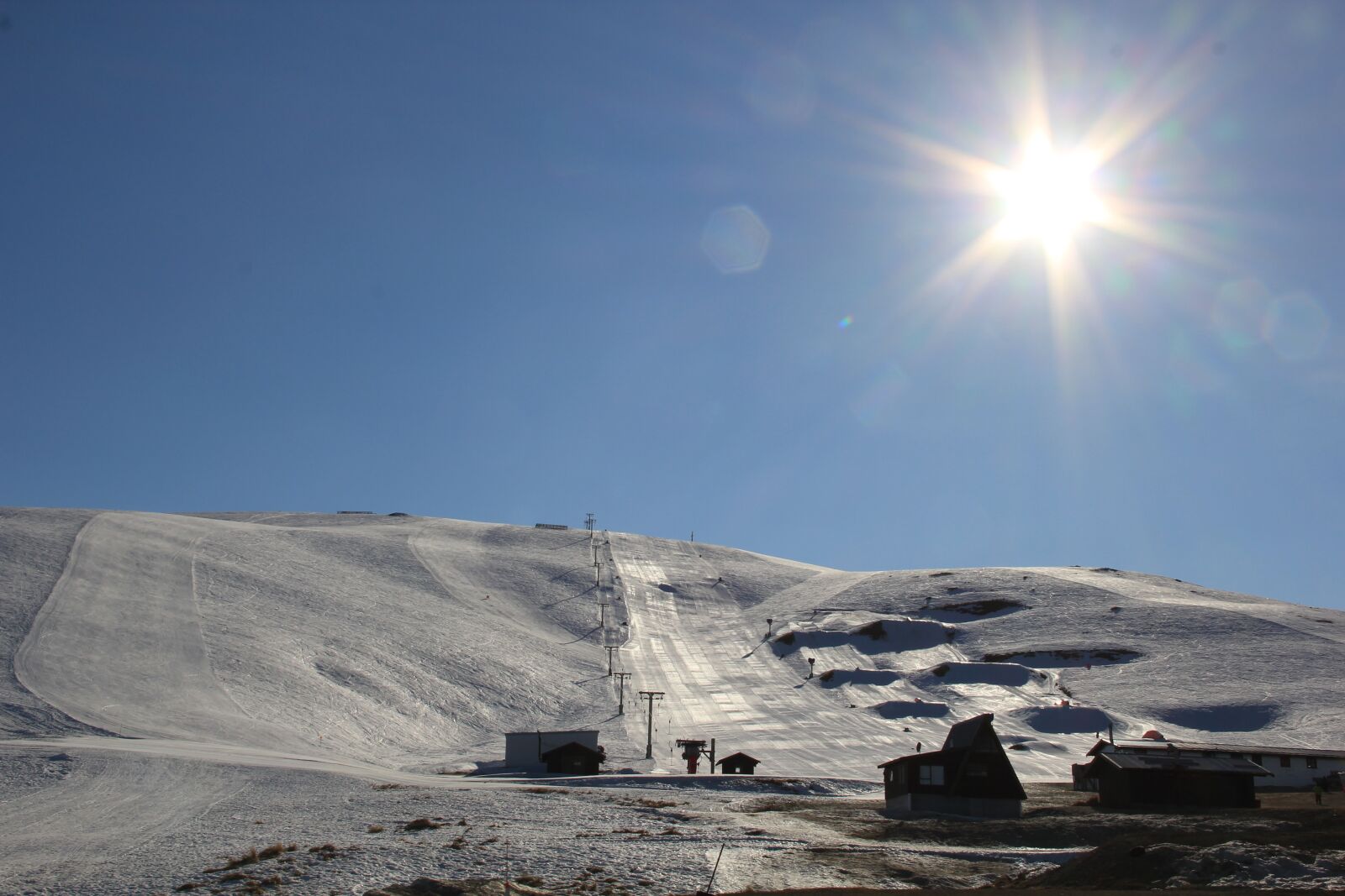 Canon EOS 550D (EOS Rebel T2i / EOS Kiss X4) sample photo. Sunshine, ice, snowboard photography