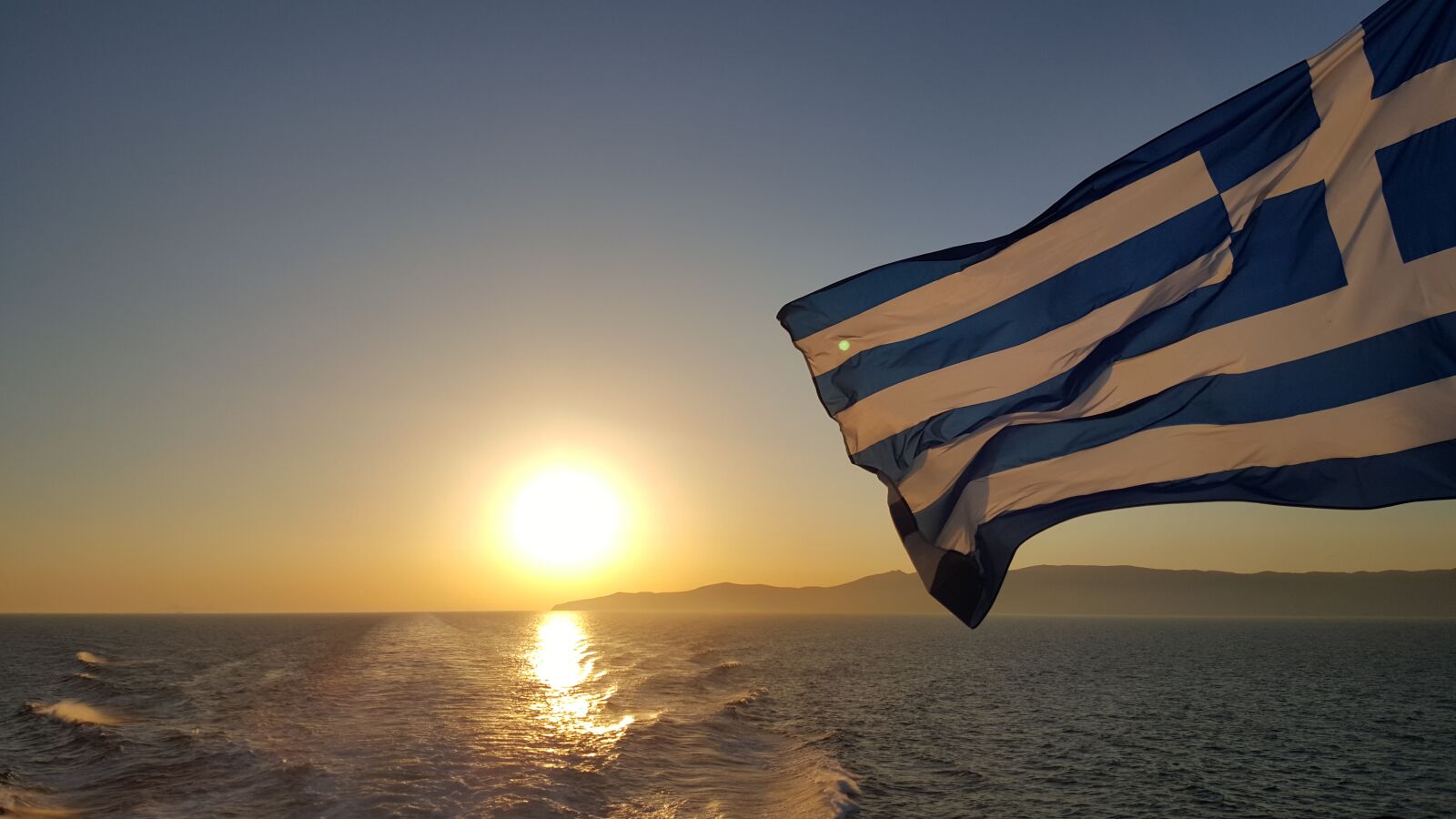 Samsung Galaxy S6 sample photo. Greek flag, holiday, sea photography