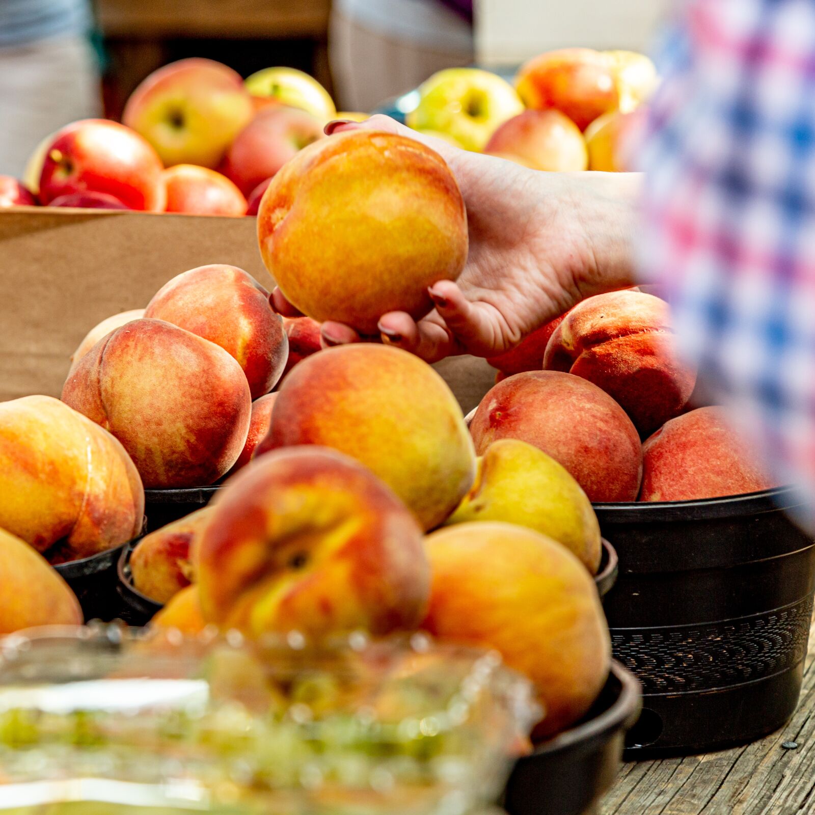 Canon EOS 6D + Canon EF 24-105mm F4L IS USM sample photo. Peaches, select, purchase photography