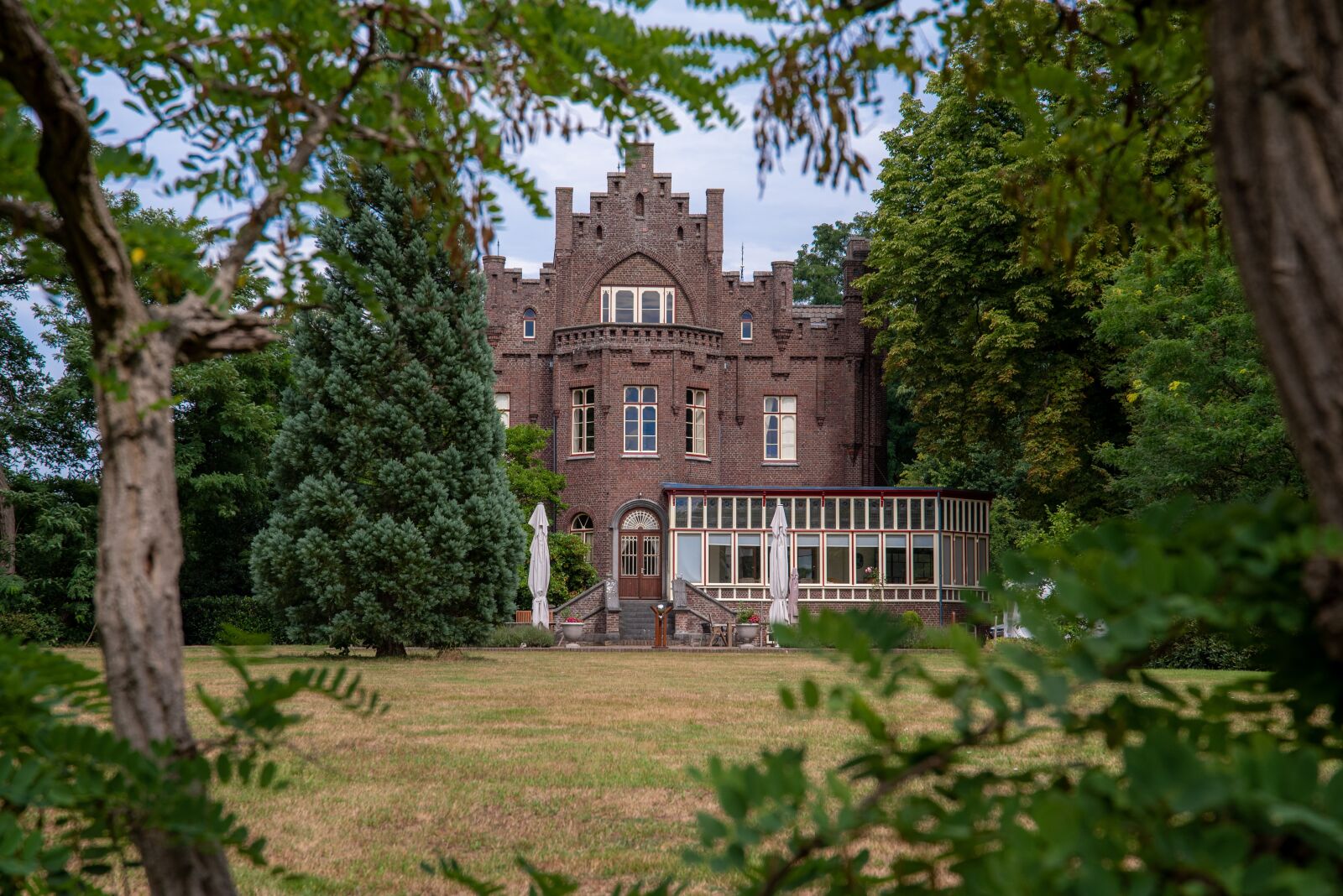 Nikon D750 sample photo. Castle, estate, architecture photography