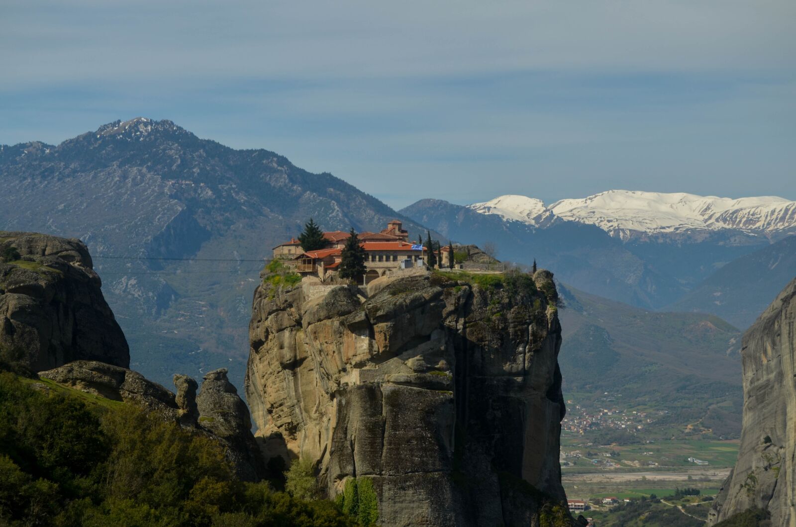 Nikon D5100 sample photo. Meteor, greece, monastery photography