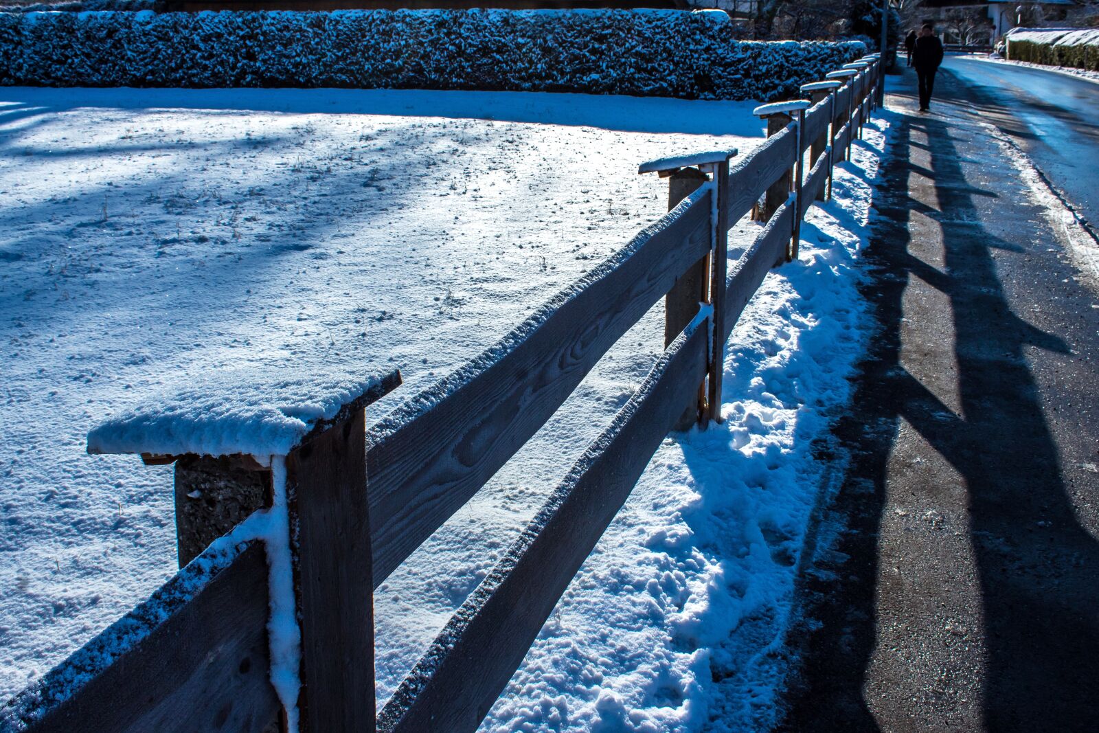 Canon EOS 1300D (EOS Rebel T6 / EOS Kiss X80) sample photo. Sidewalk, winter, snow photography