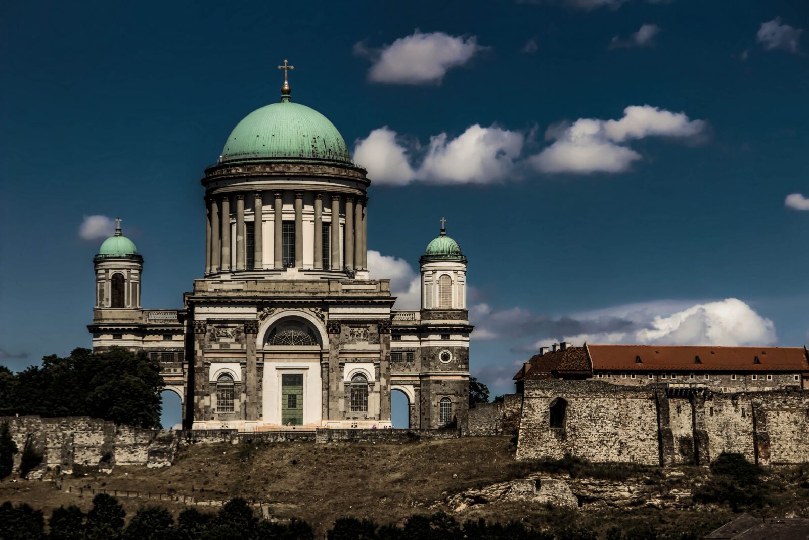 Canon EOS 600D (Rebel EOS T3i / EOS Kiss X5) sample photo. Esztergom, hungary, basilica photography