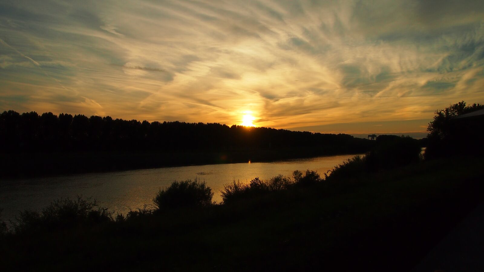 Olympus PEN E-PL3 sample photo. Sunset, maas, venlo photography