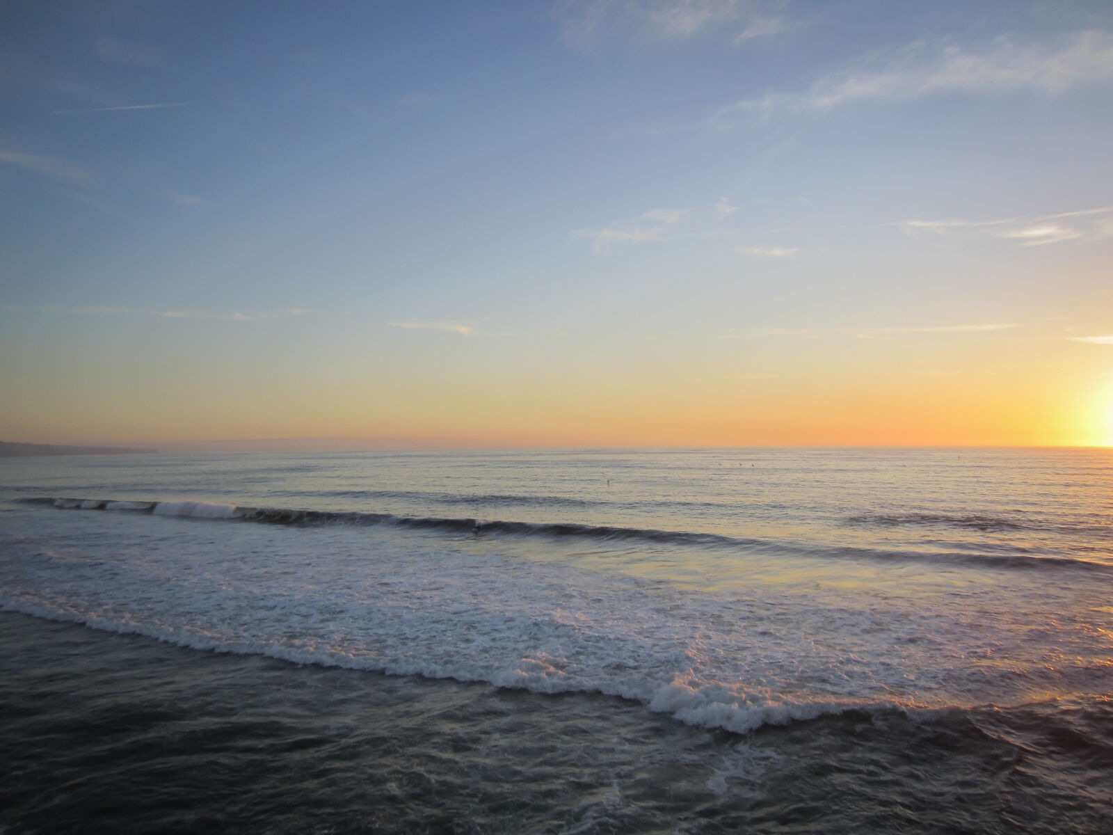 Canon PowerShot ELPH 300 HS (IXUS 220 HS / IXY 410F) sample photo. Clouds, ocean, summer, sunset photography