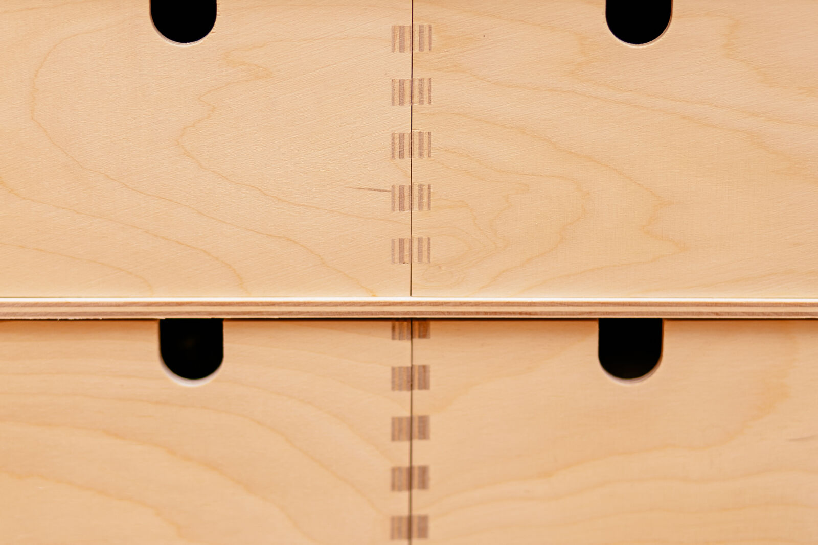 Canon EF 85mm F1.8 USM sample photo. Box, minimal, office, wood photography