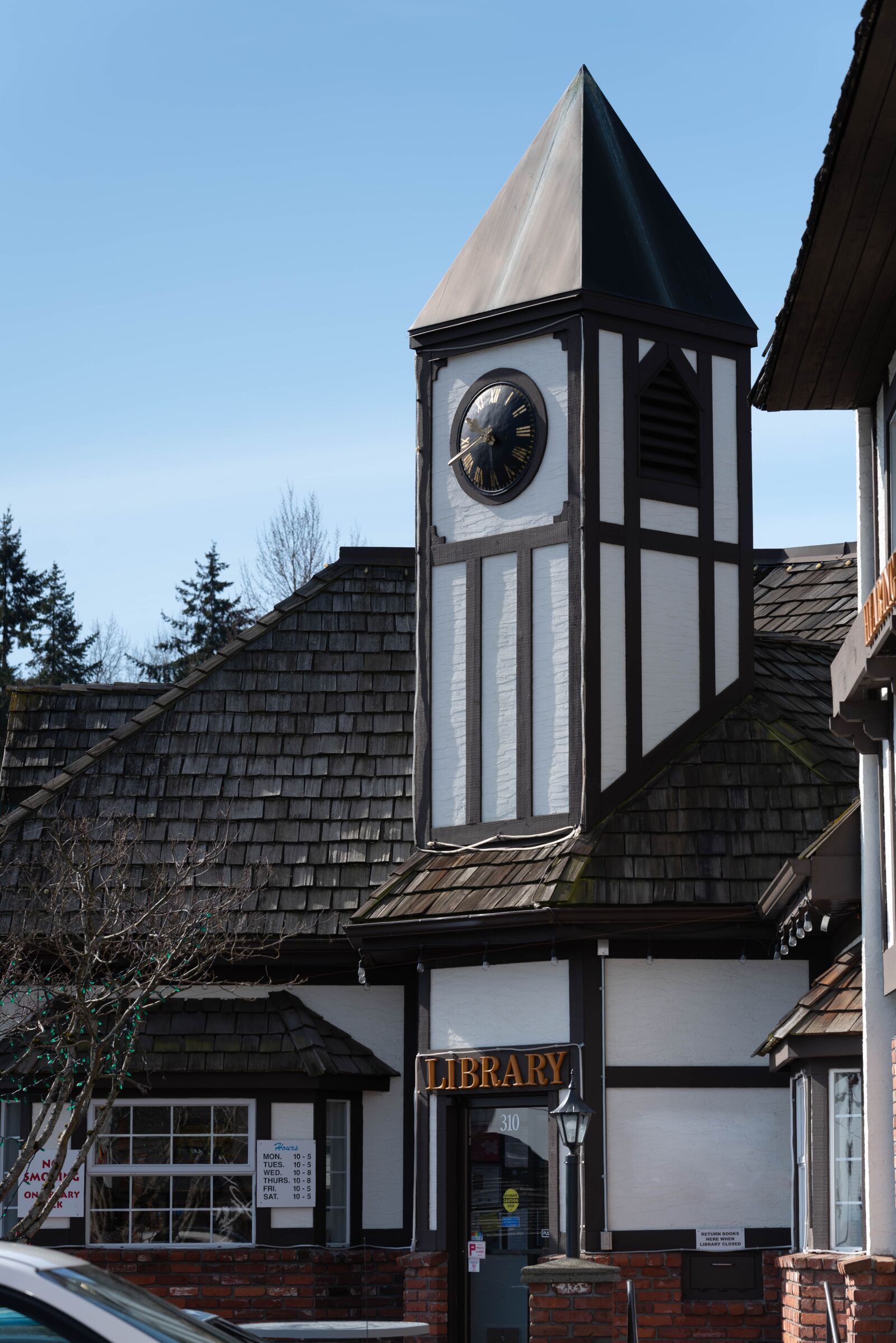 Nikon D750 sample photo. Library, tower, read photography