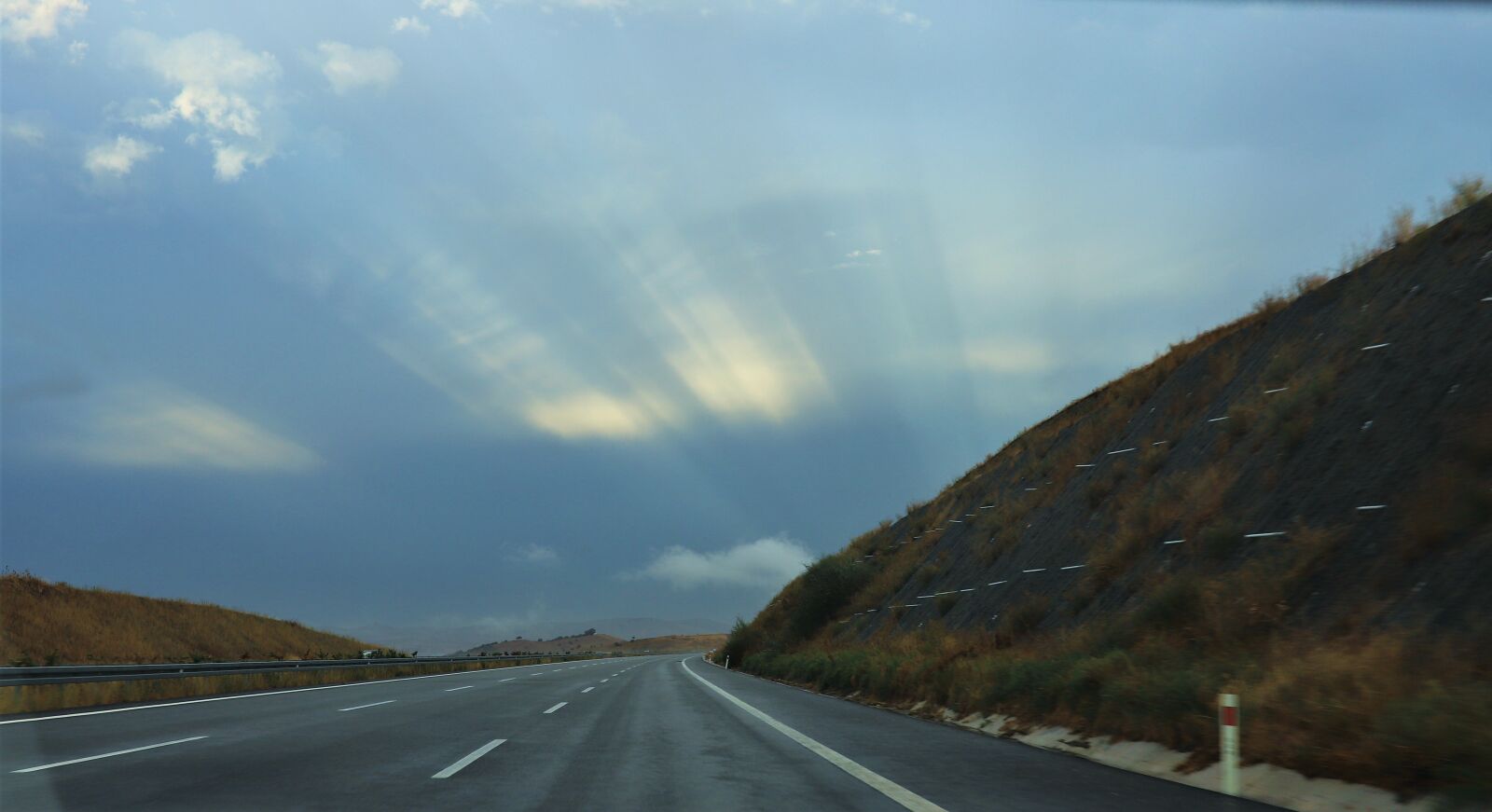 Canon EOS 6D Mark II sample photo. Road, light, cloud photography