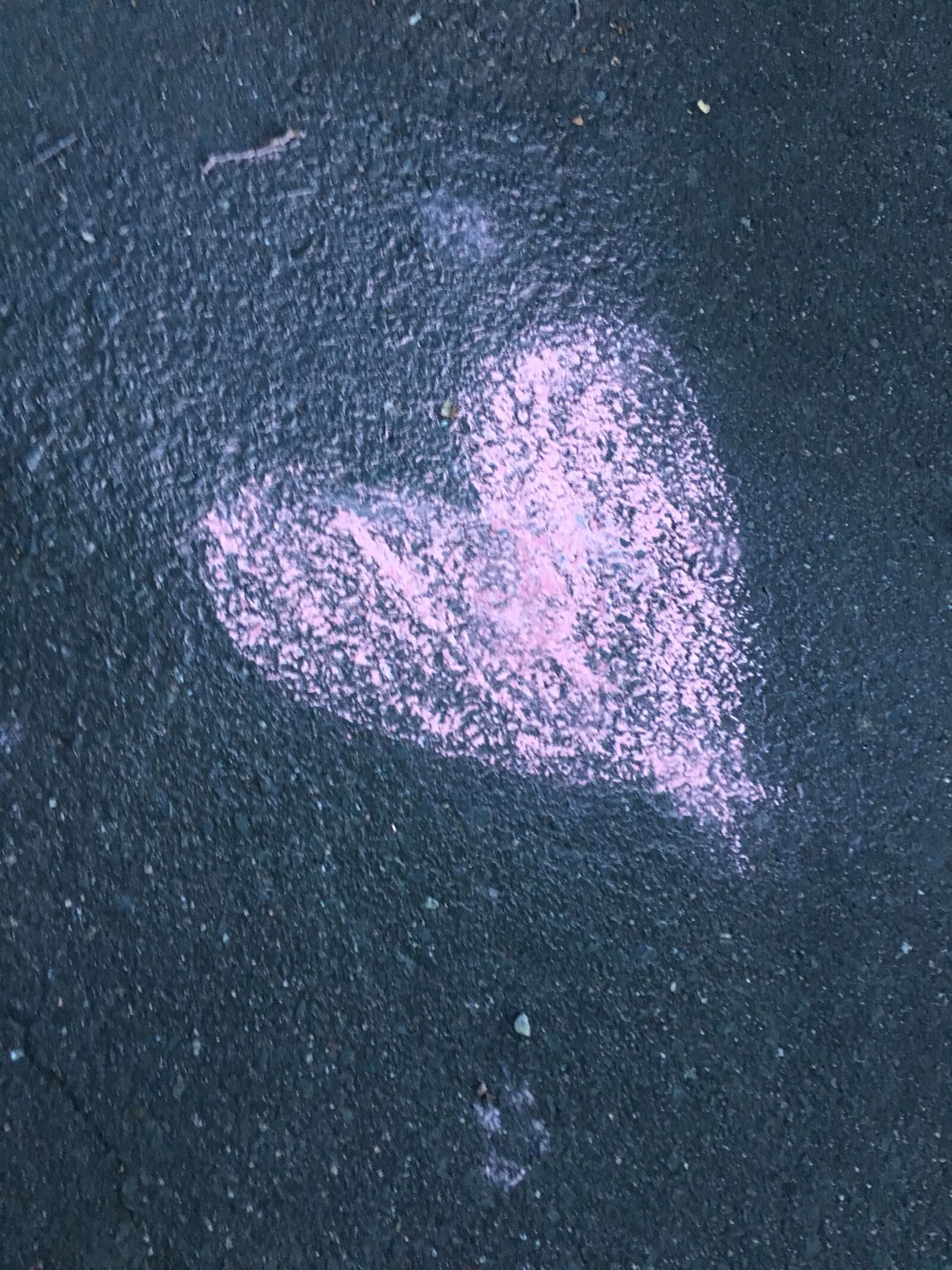 Apple iPhone 6s sample photo. Heart, chalk drawing, street photography