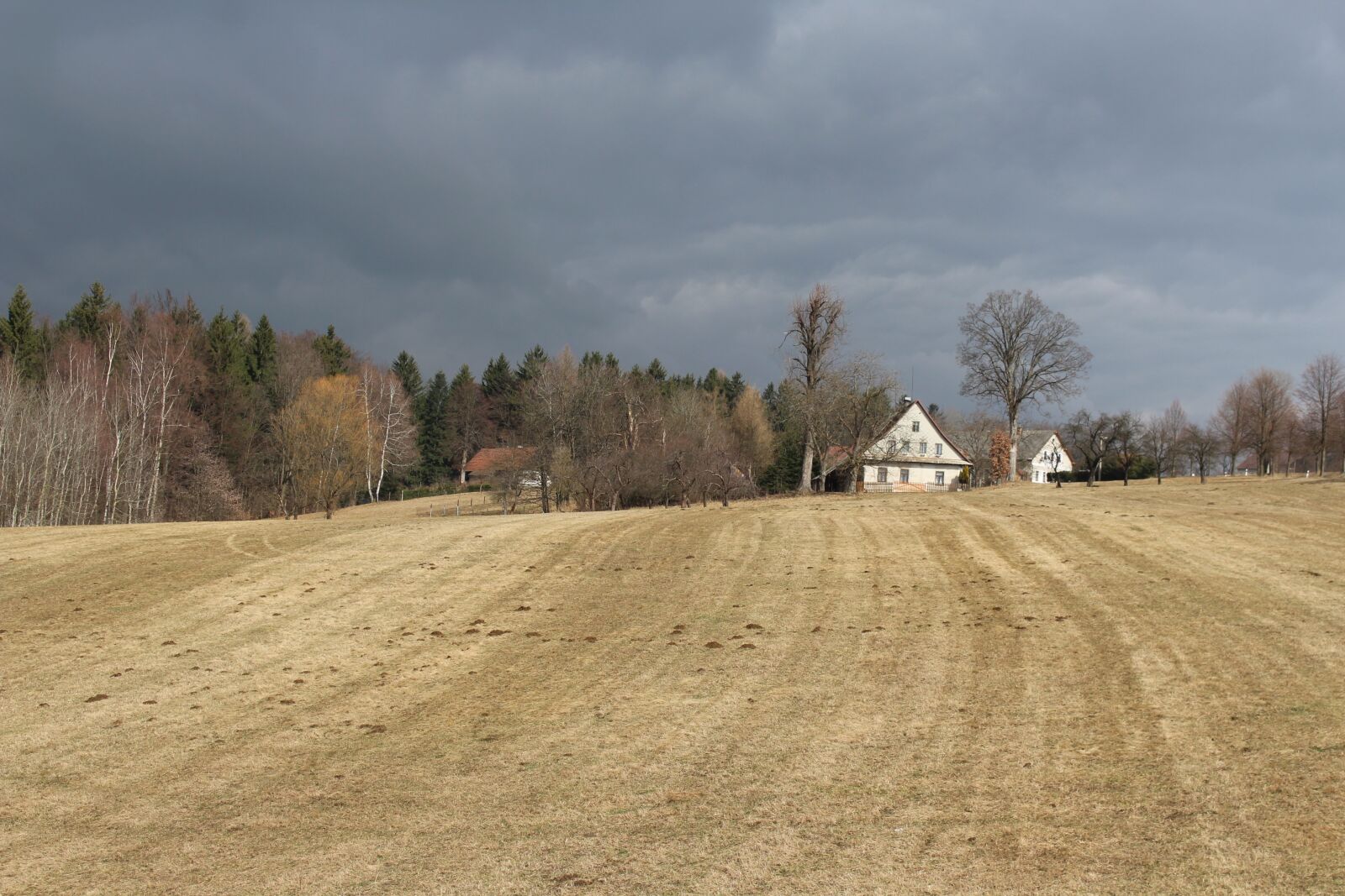Canon EOS 1300D (EOS Rebel T6 / EOS Kiss X80) sample photo. Landscape, storm, clouds photography