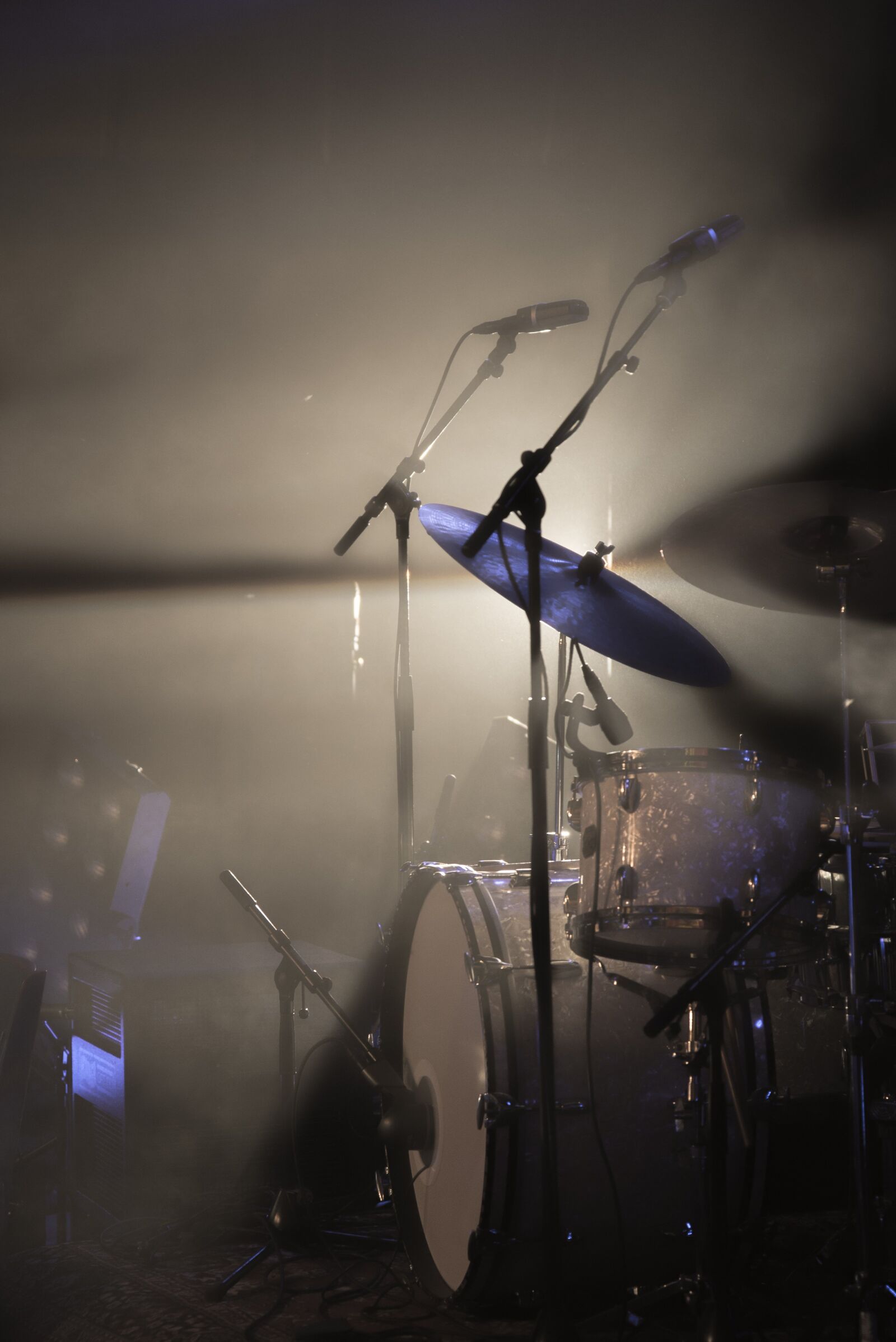 Nikon D600 sample photo. Drum kit, light, spotlight photography