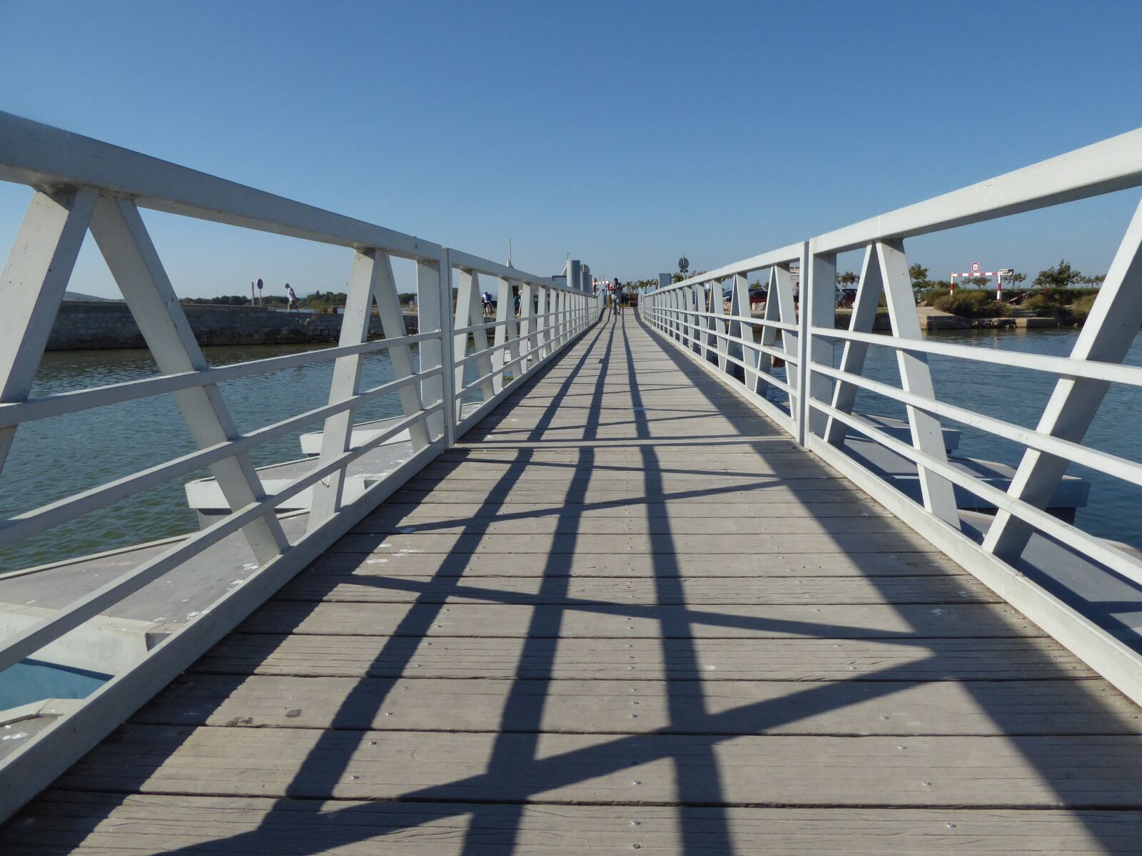Panasonic Lumix DMC-ZS50 (Lumix DMC-TZ70) sample photo. Bridge, symmetry, architecture photography