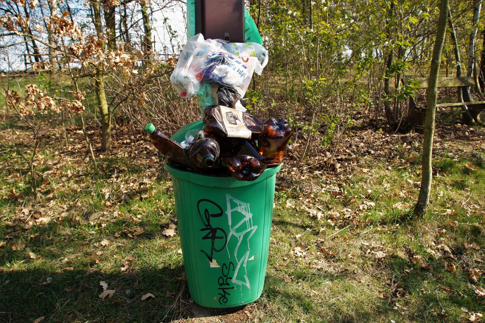 Sony SLT-A58 sample photo. Garbage, the recycle bin photography