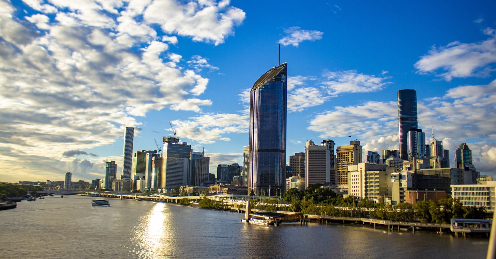 Canon EOS 700D (EOS Rebel T5i / EOS Kiss X7i) sample photo. Brisbane, skyline, buildings photography
