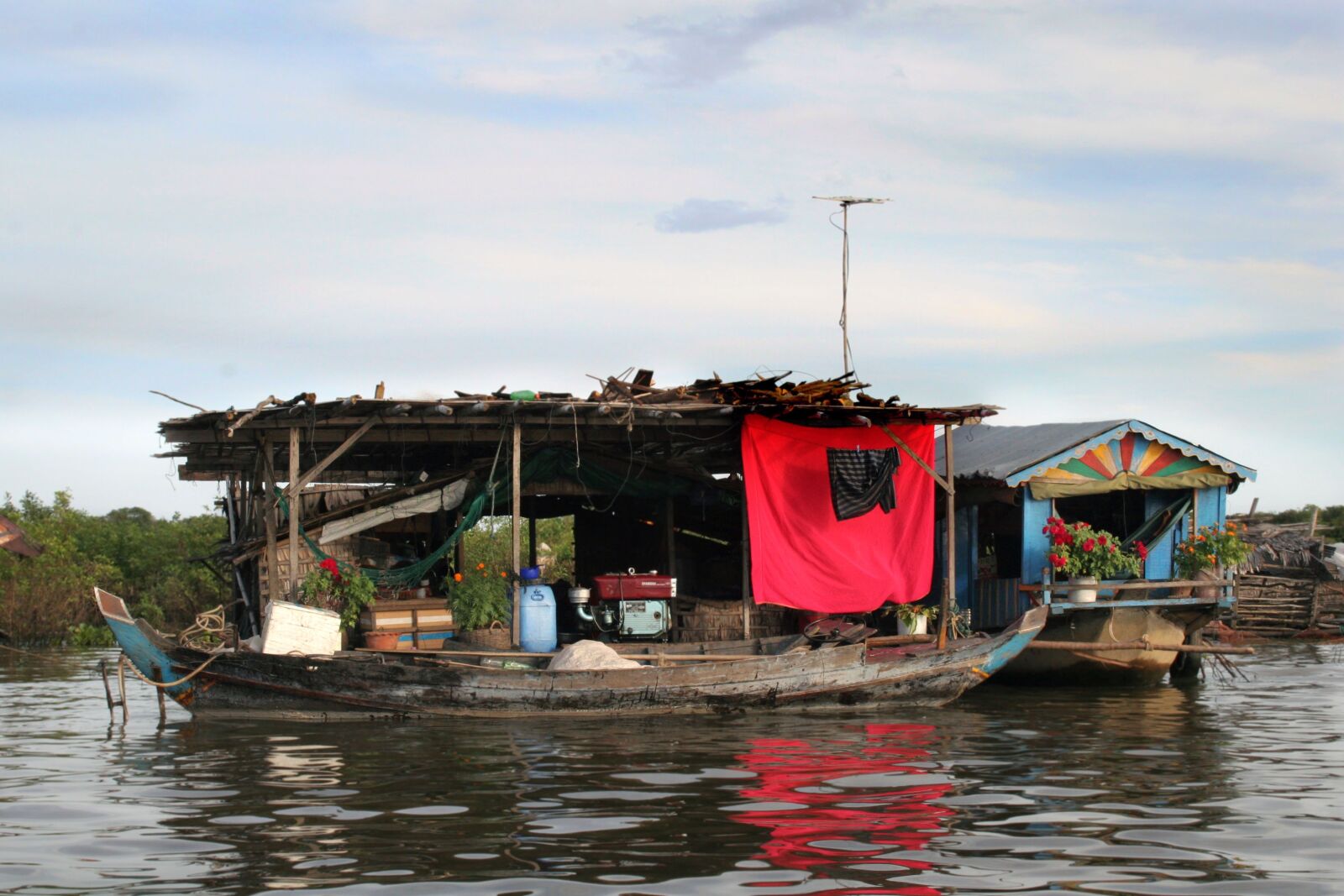 Canon EOS 20D sample photo. Cambodia, floating, house photography
