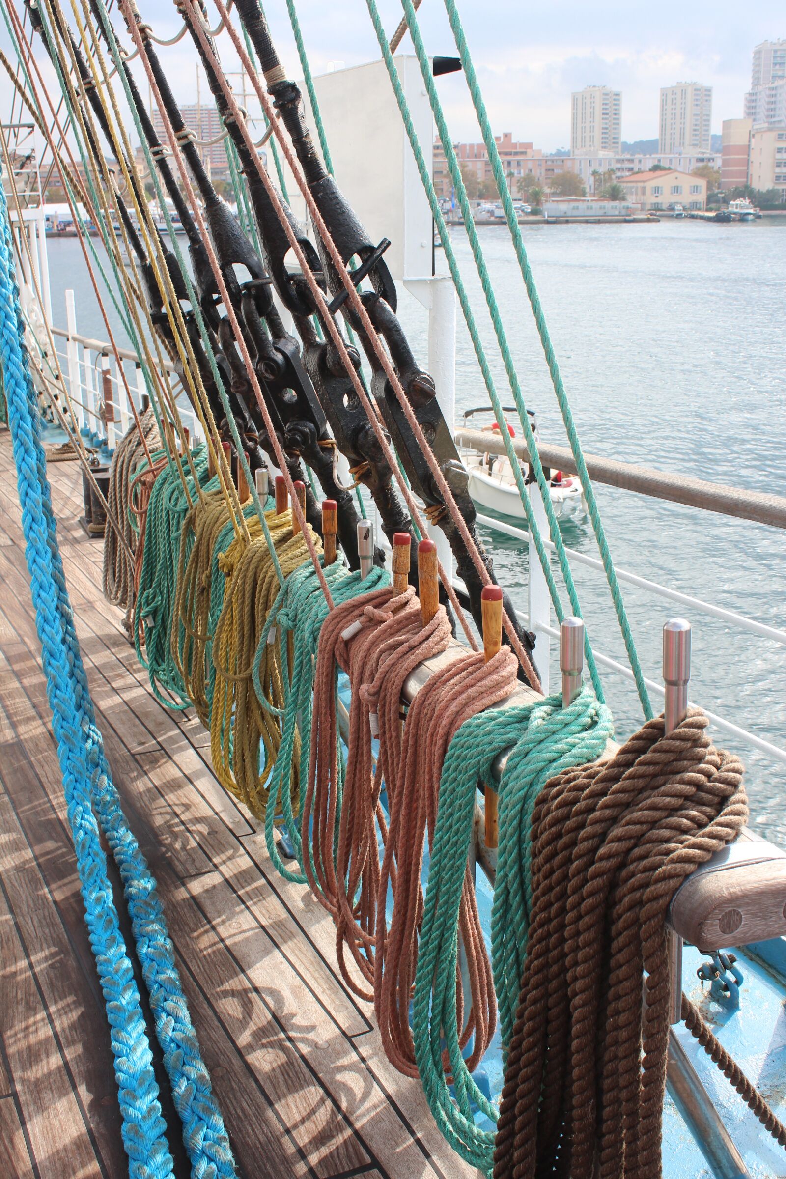 Canon EOS 600D (Rebel EOS T3i / EOS Kiss X5) sample photo. Sailboat, tall ship, sails photography