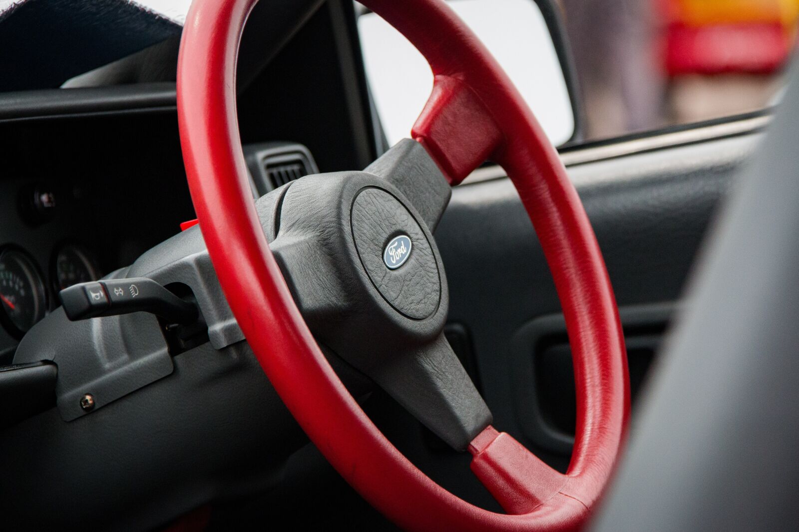 Canon EF-S 18-200mm F3.5-5.6 IS sample photo. Wheel, ford, vehicle photography