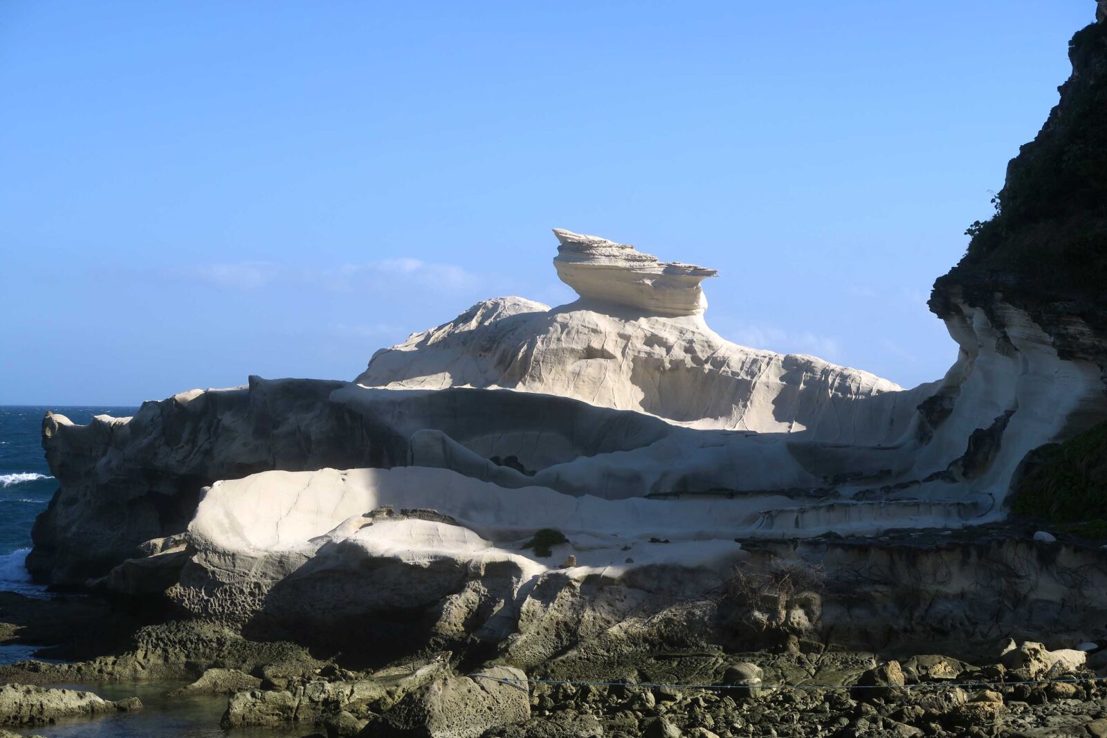 Canon PowerShot G7 X sample photo. Hill, ocean, rocks, salt photography
