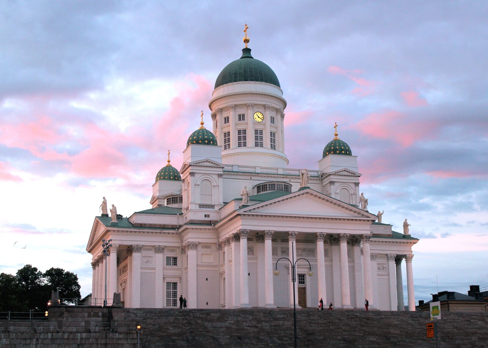 Canon EOS 550D (EOS Rebel T2i / EOS Kiss X4) sample photo. Cathedral, helsinki, twilight photography
