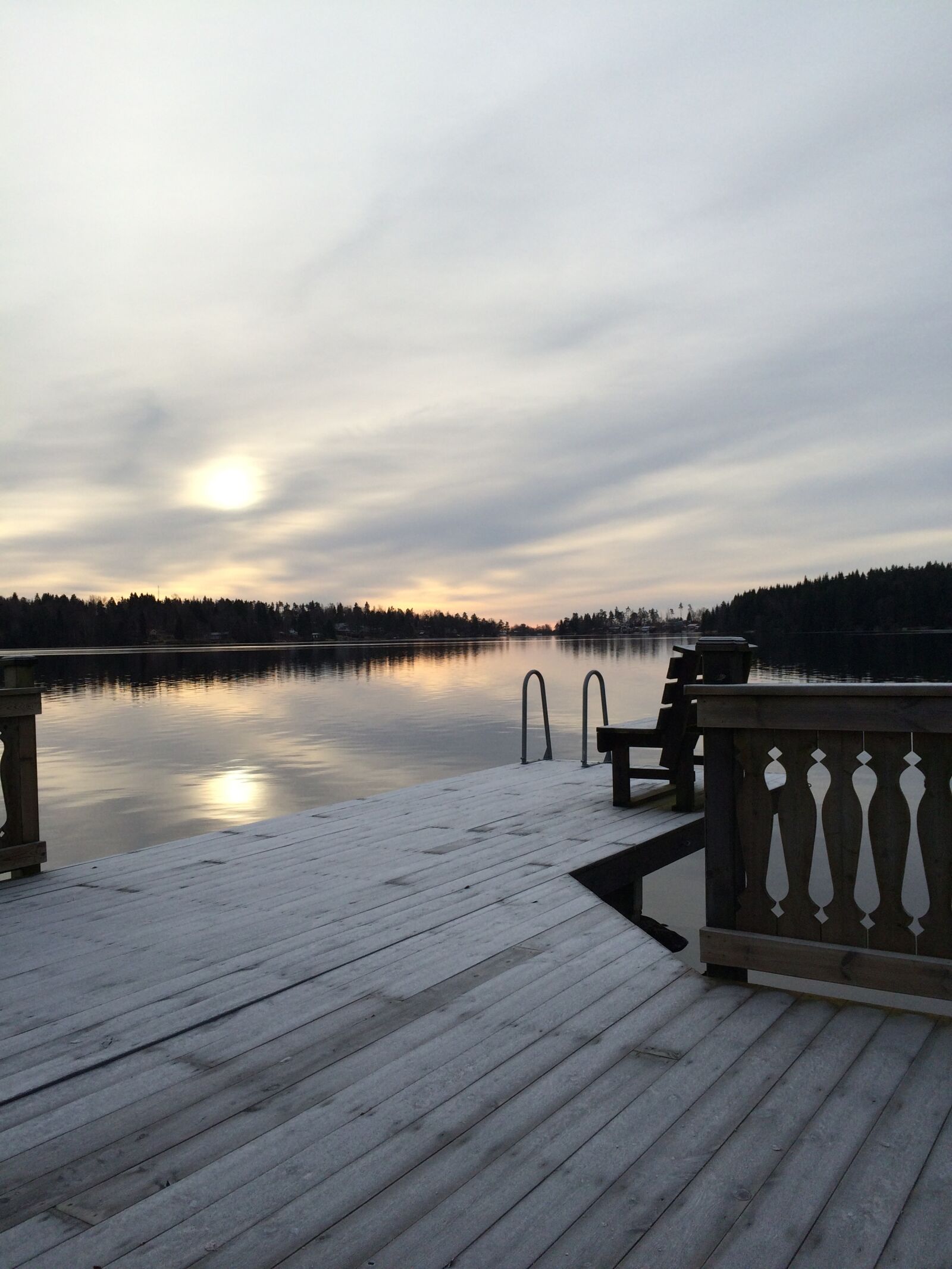 iPhone 5s back camera 4.15mm f/2.2 sample photo. Winter, bridge, lake photography