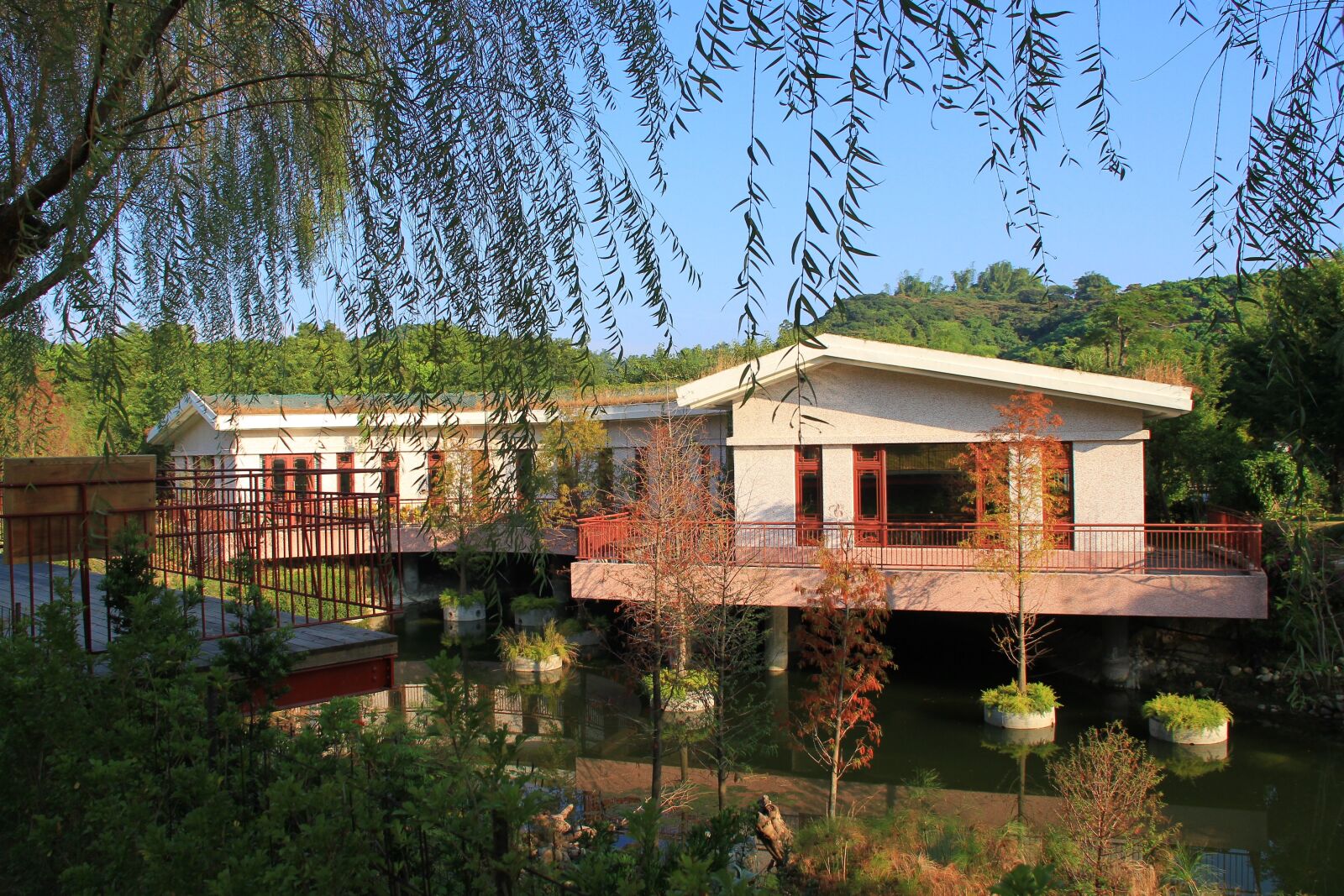 Canon EOS 7D sample photo. House, tree, waters photography