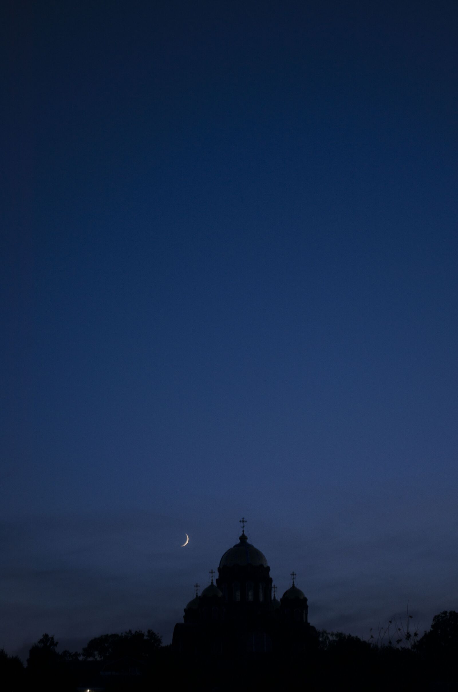 Nikon D5100 sample photo. Night, church, month photography