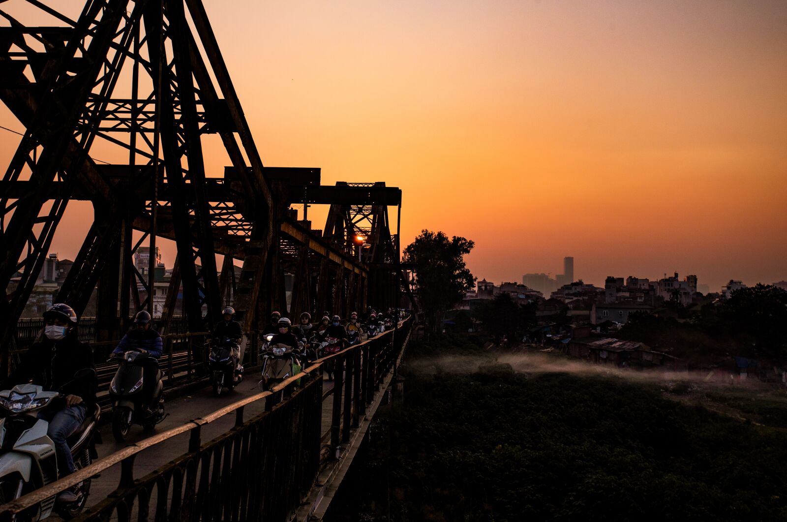 Canon EOS 6D + Canon EF 17-40mm F4L USM sample photo. Ha noi, long bien photography
