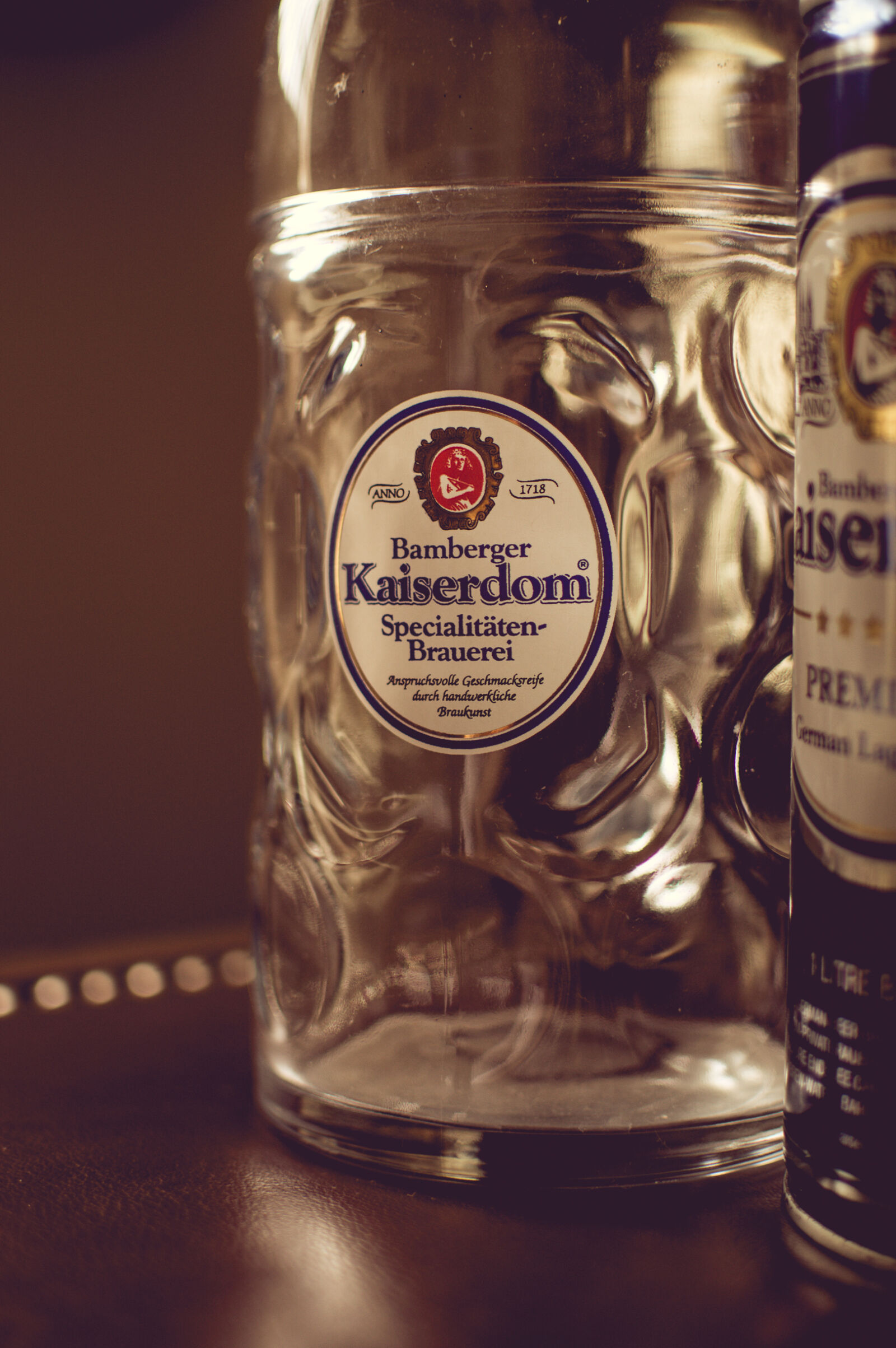 Nikon D3200 + Nikon AF-S DX Nikkor 35mm F1.8G sample photo. Alcoholic, beverage, bar, beer photography