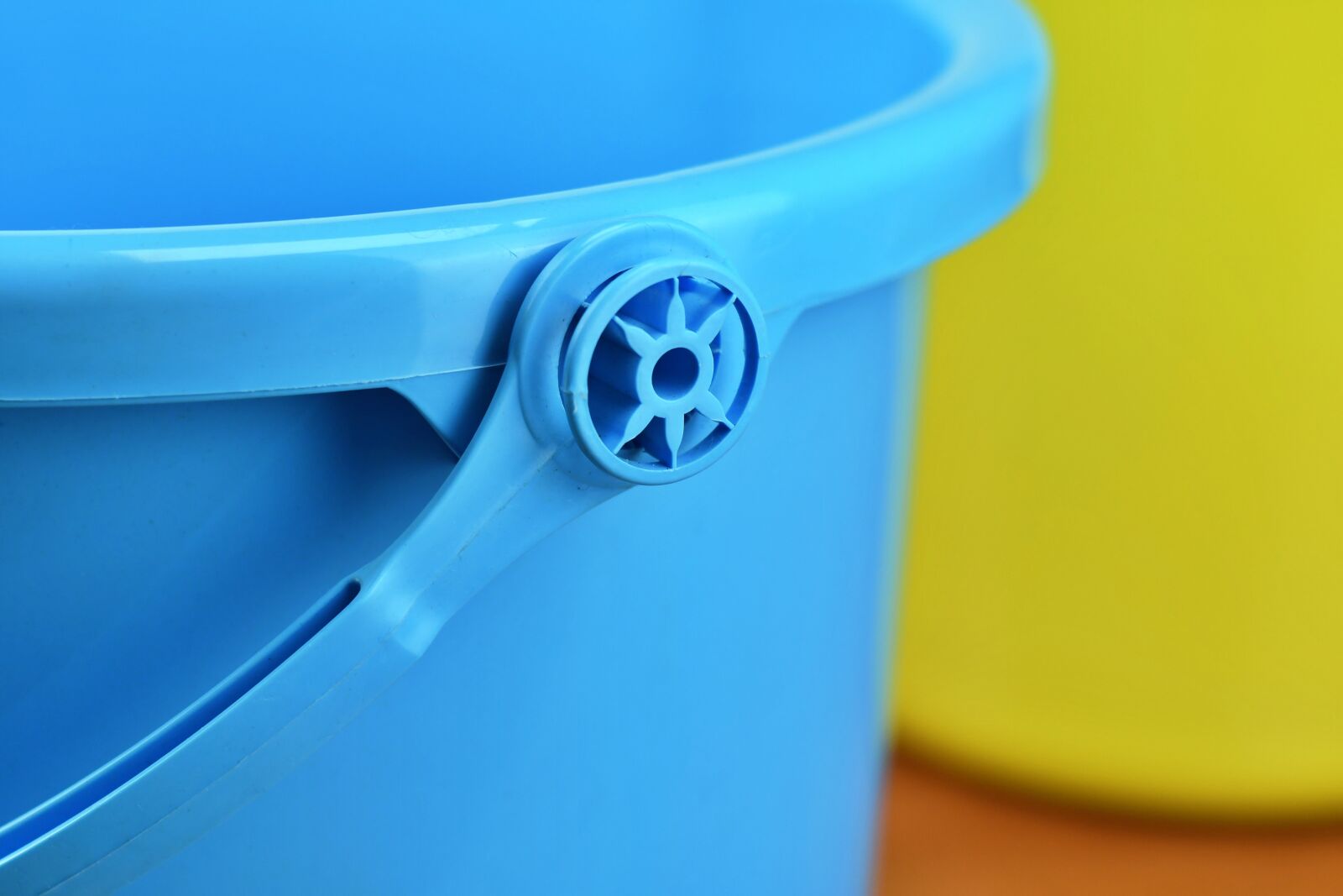 Nikon D7500 sample photo. Toilet, pail, colors photography