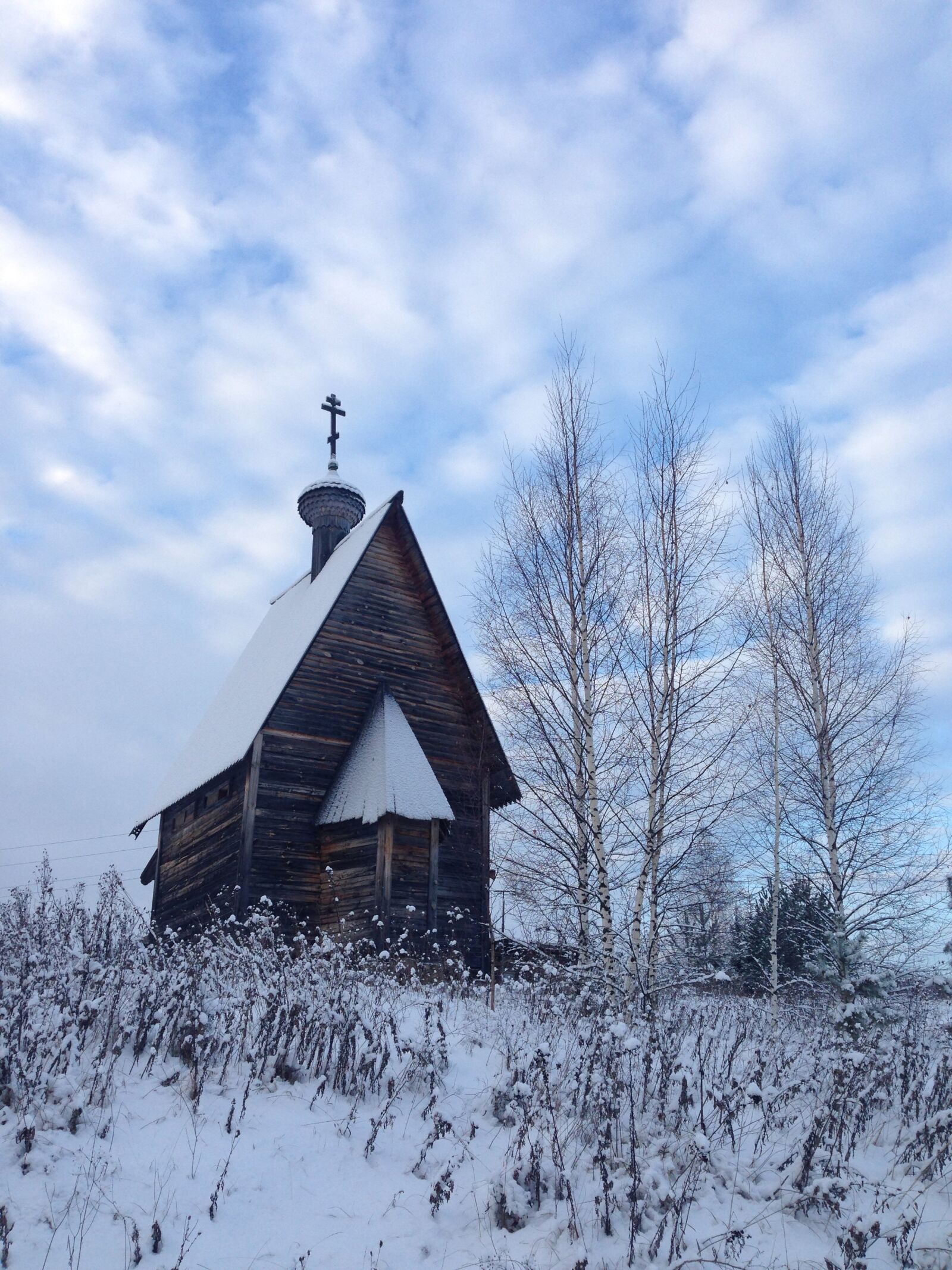 Apple iPhone 5 sample photo. Church, chapel, winter photography