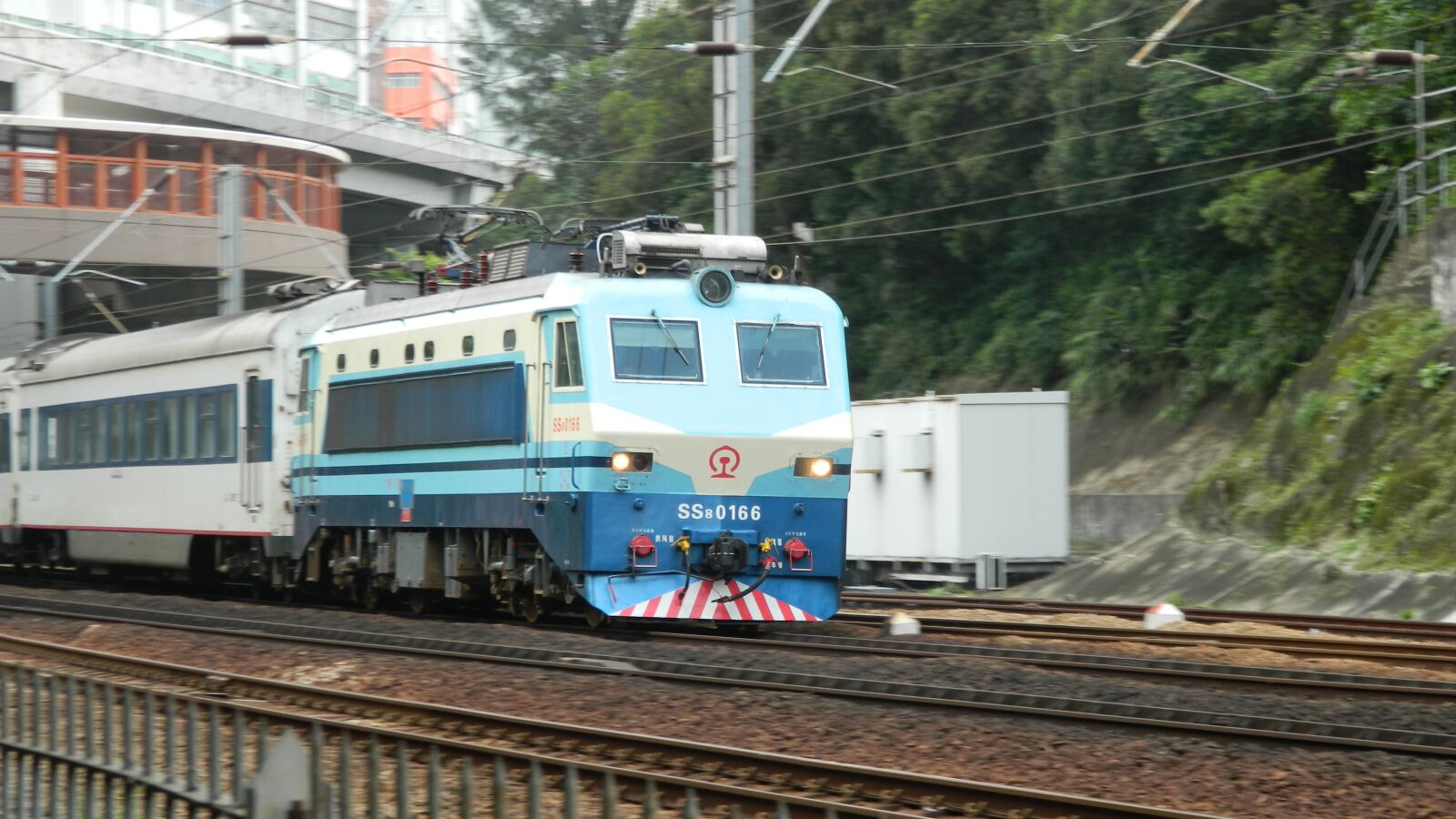 Nikon Coolpix L120 sample photo. Hongkong, train, city photography