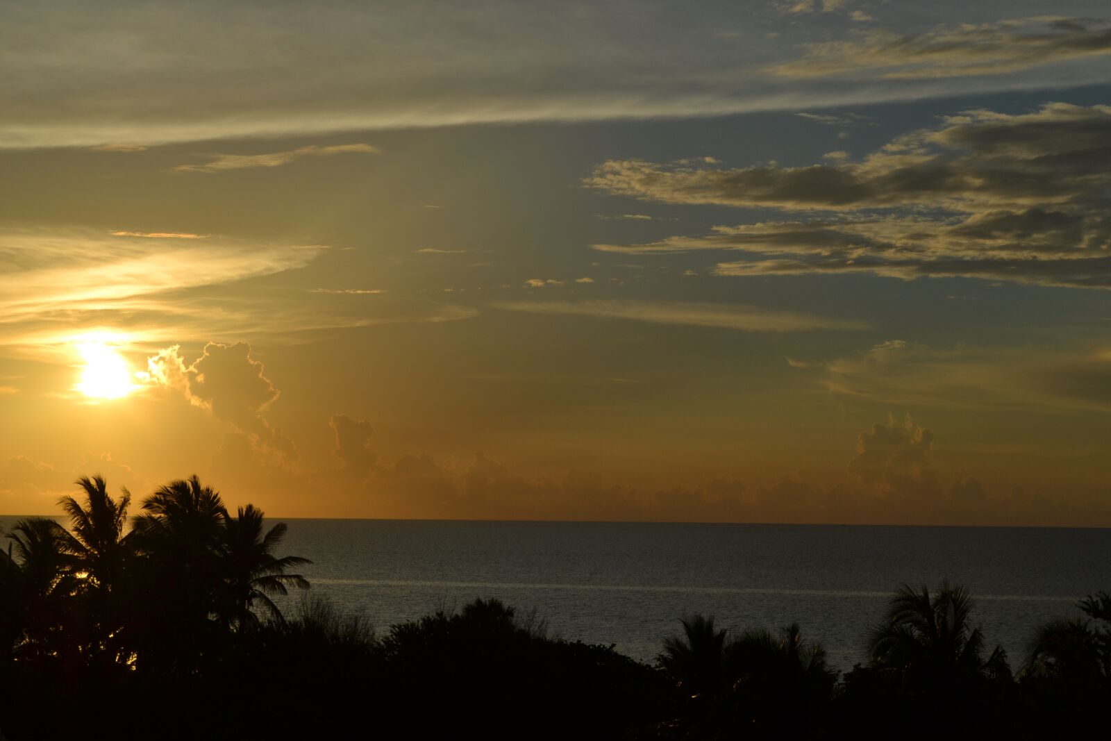 Nikon D3100 sample photo. Colorful sunset, cuba, sea photography