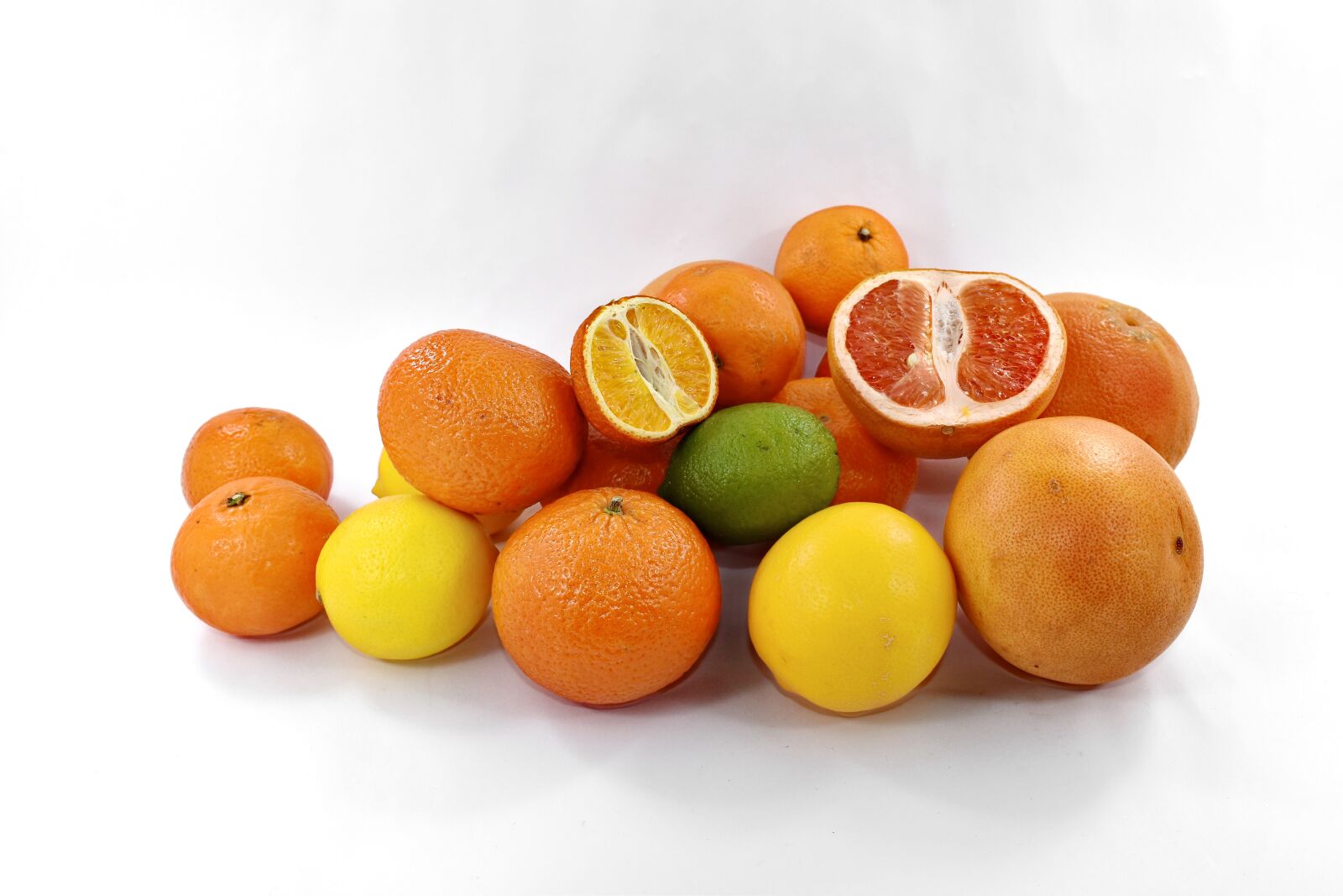 Nikon D5500 sample photo. Grapefruit, half, orange peel photography