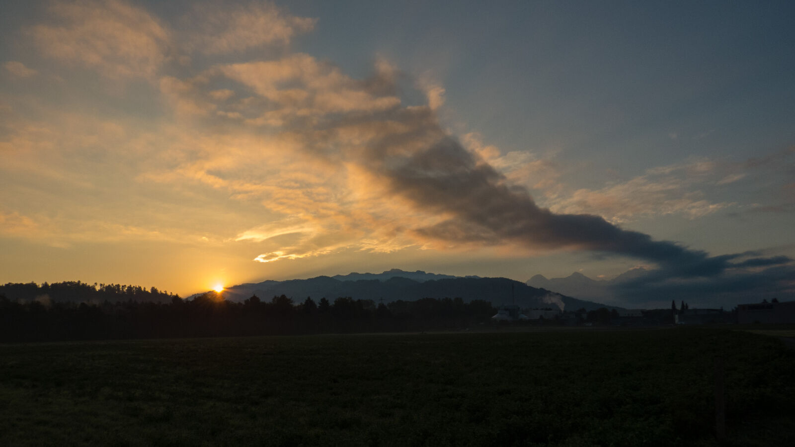 Canon PowerShot SX50 HS sample photo. Cloud, dawn, landscape photography