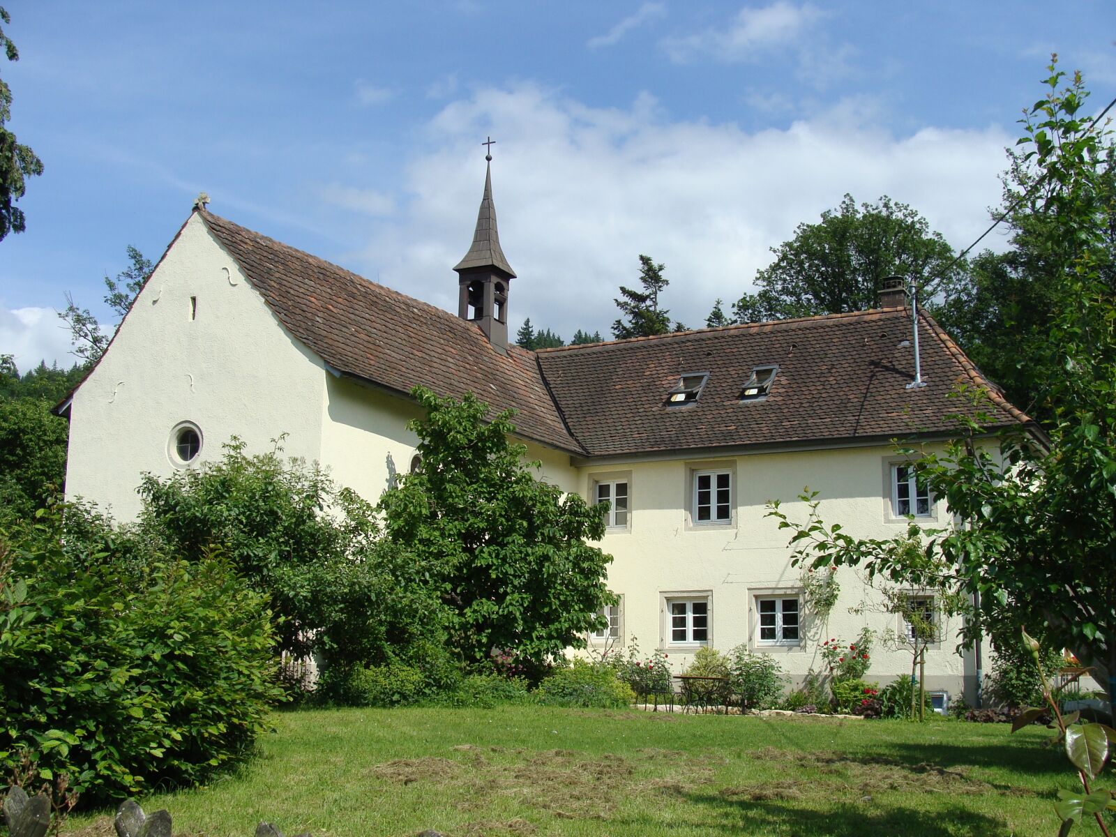 Sony Cyber-shot DSC-H10 sample photo. Johanneskapelle, staufen, chapel photography