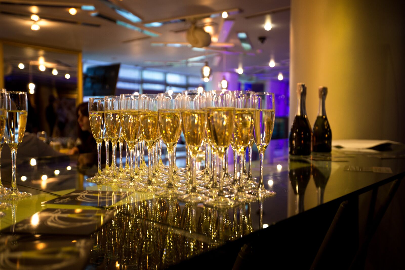Canon EF 16-35mm F2.8L II USM sample photo. Champagne, party, banquet photography