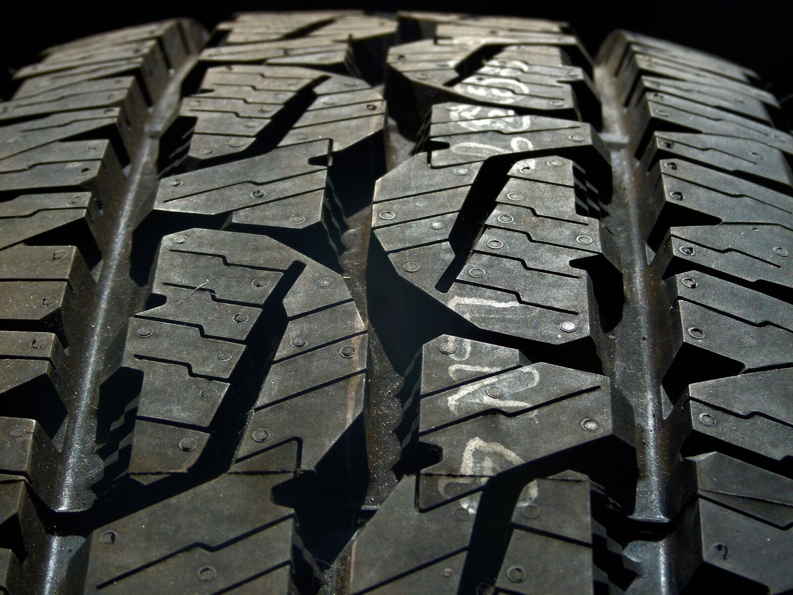 Panasonic Lumix DMC-FZ100 sample photo. Tire, tread, wheel photography