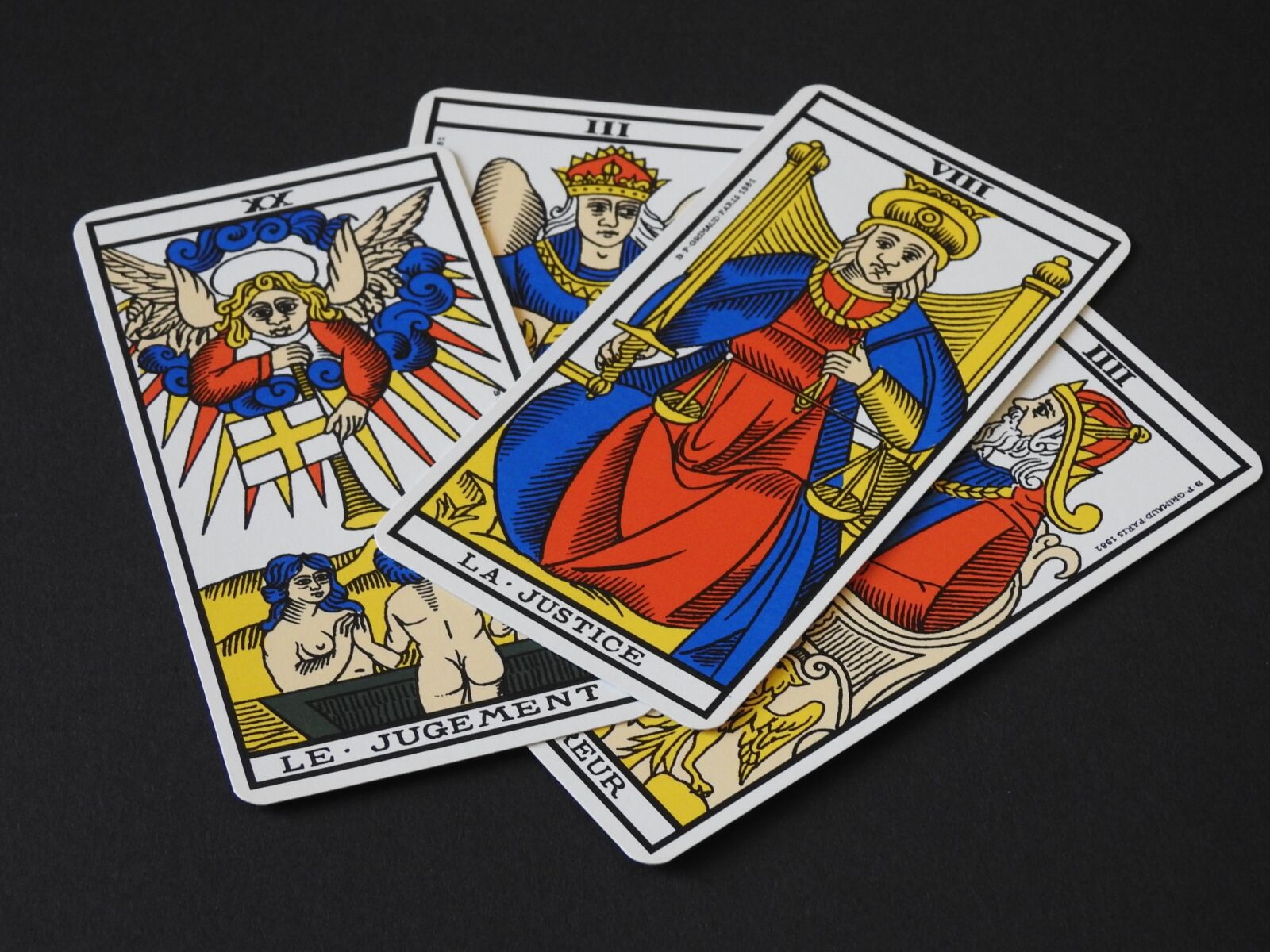 Nikon Coolpix P900 sample photo. Clairvoyance, map, tarot photography