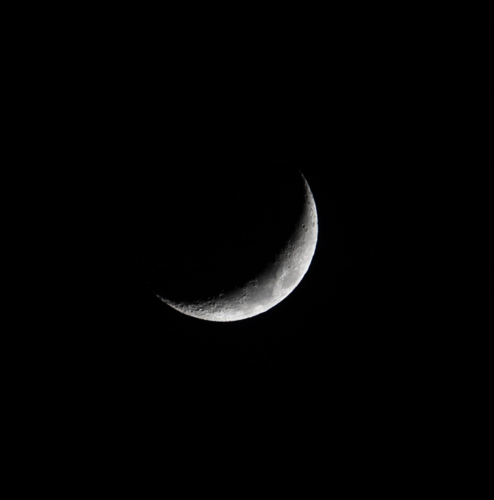 Sony Cyber-shot DSC-RX10 III sample photo. Moon, astronomy, crescent moon photography