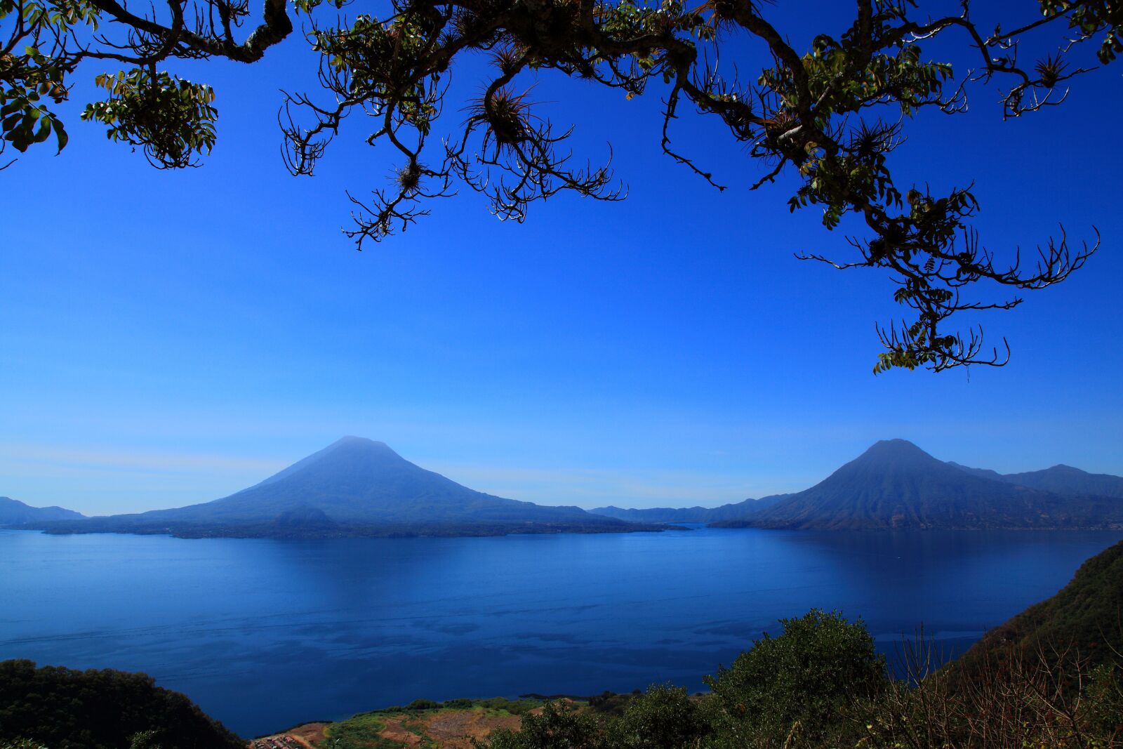 Canon EOS 5D Mark II sample photo. Guatemala, lake, central america photography