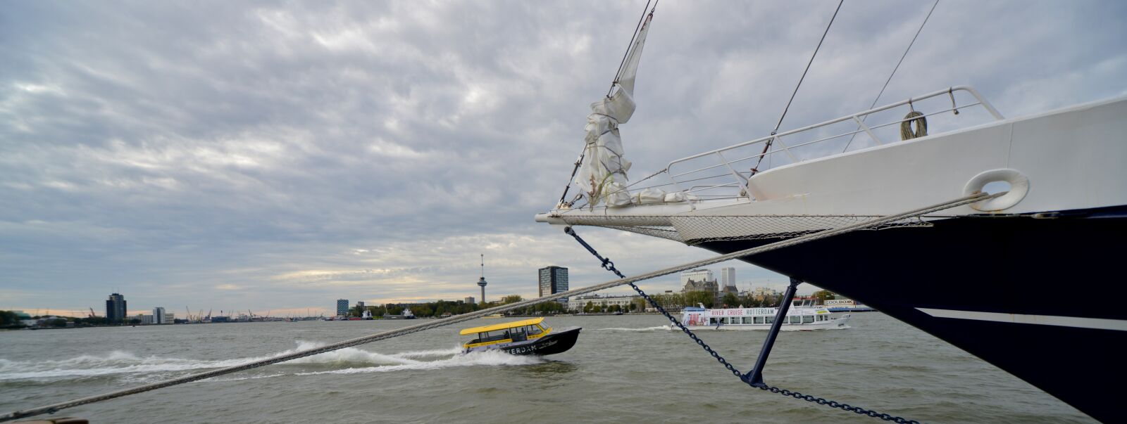 Nikon D800 sample photo. Rotterdam, euromast, water taxi photography