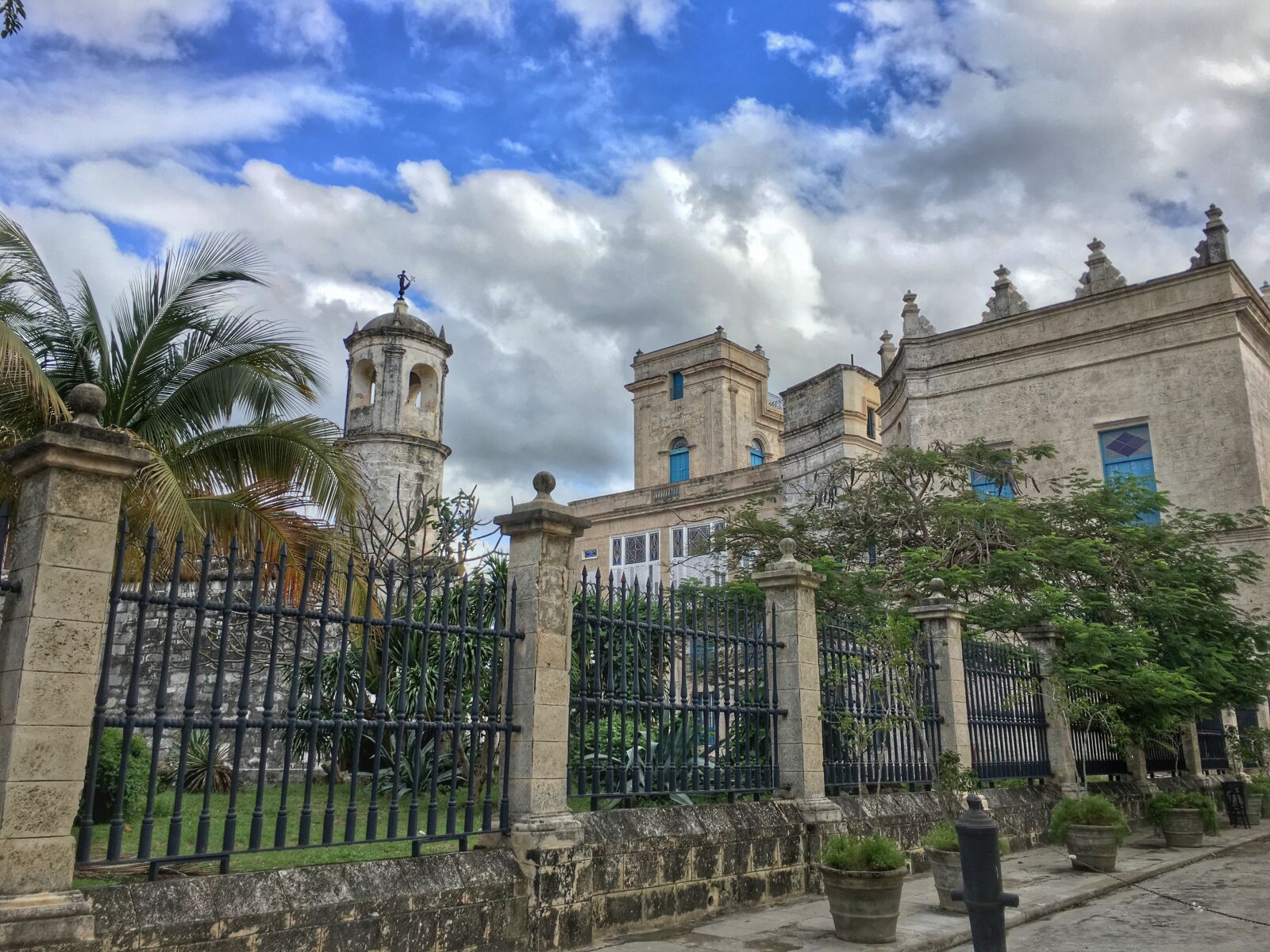 Apple iPhone 6s Plus sample photo. Old havana, plaza, sky photography