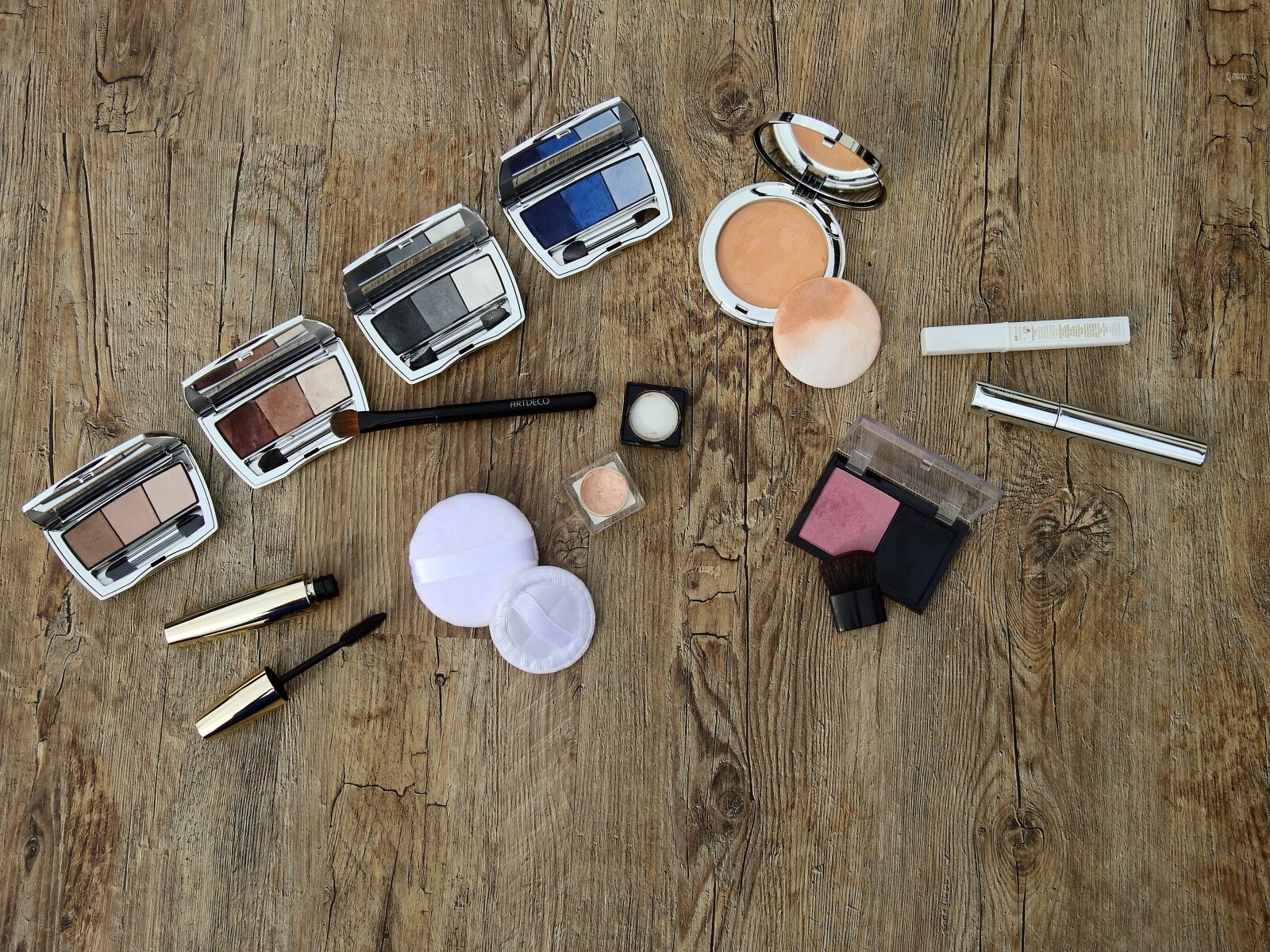Nikon Coolpix P900 sample photo. Cosmetics, make up, makeup photography
