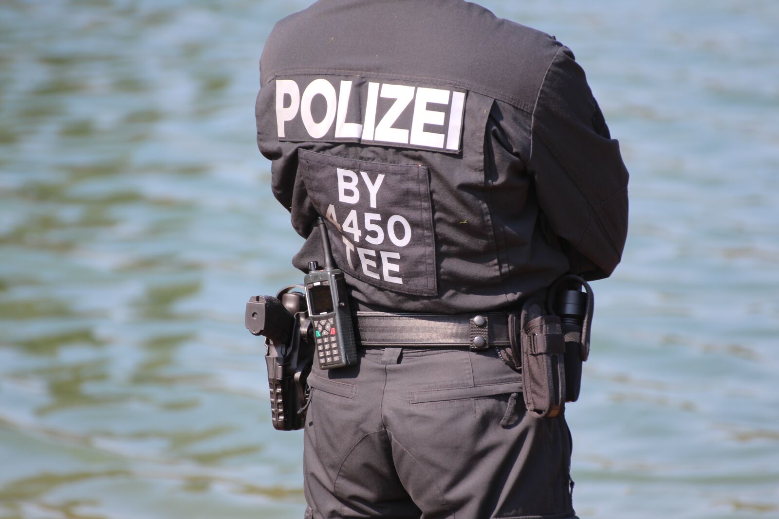 Canon EOS 700D (EOS Rebel T5i / EOS Kiss X7i) sample photo. Police, divers, boat photography