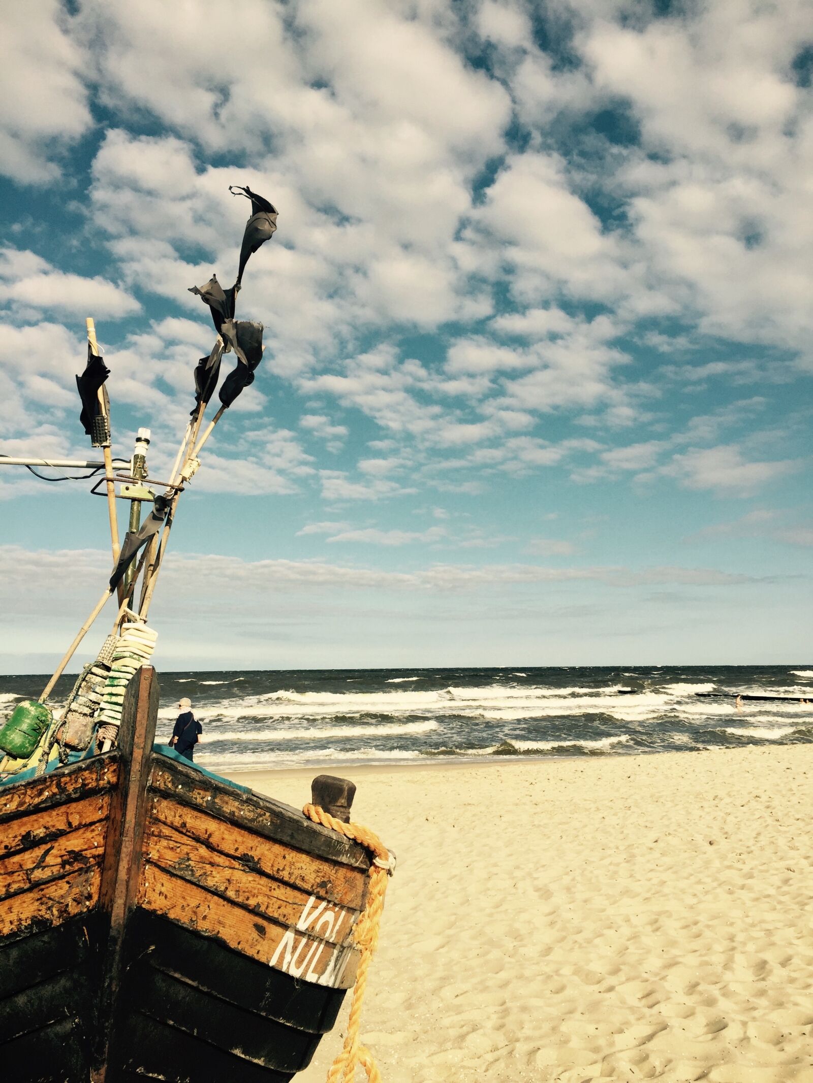 Apple iPhone 6 sample photo. Boat, baltic sea, beach photography