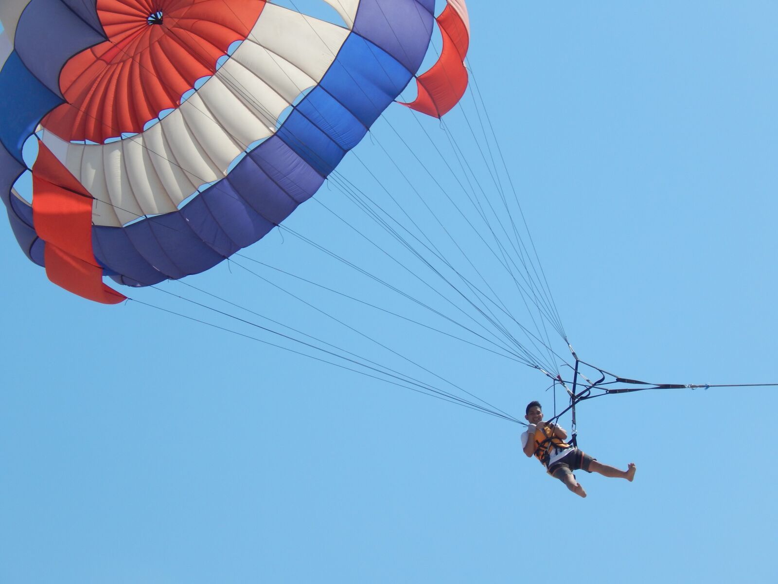 Nikon Coolpix L830 sample photo. Parachute, sky, air photography