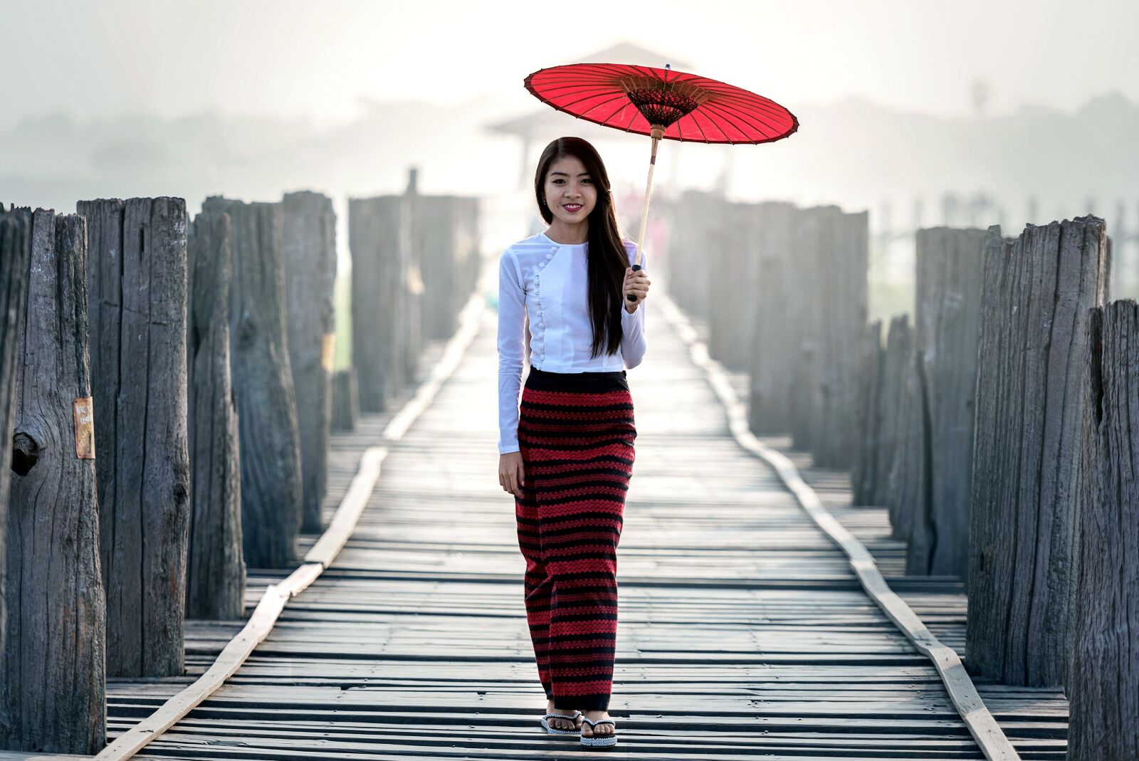 Nikon D810 sample photo. Pretty asian girl, rain photography