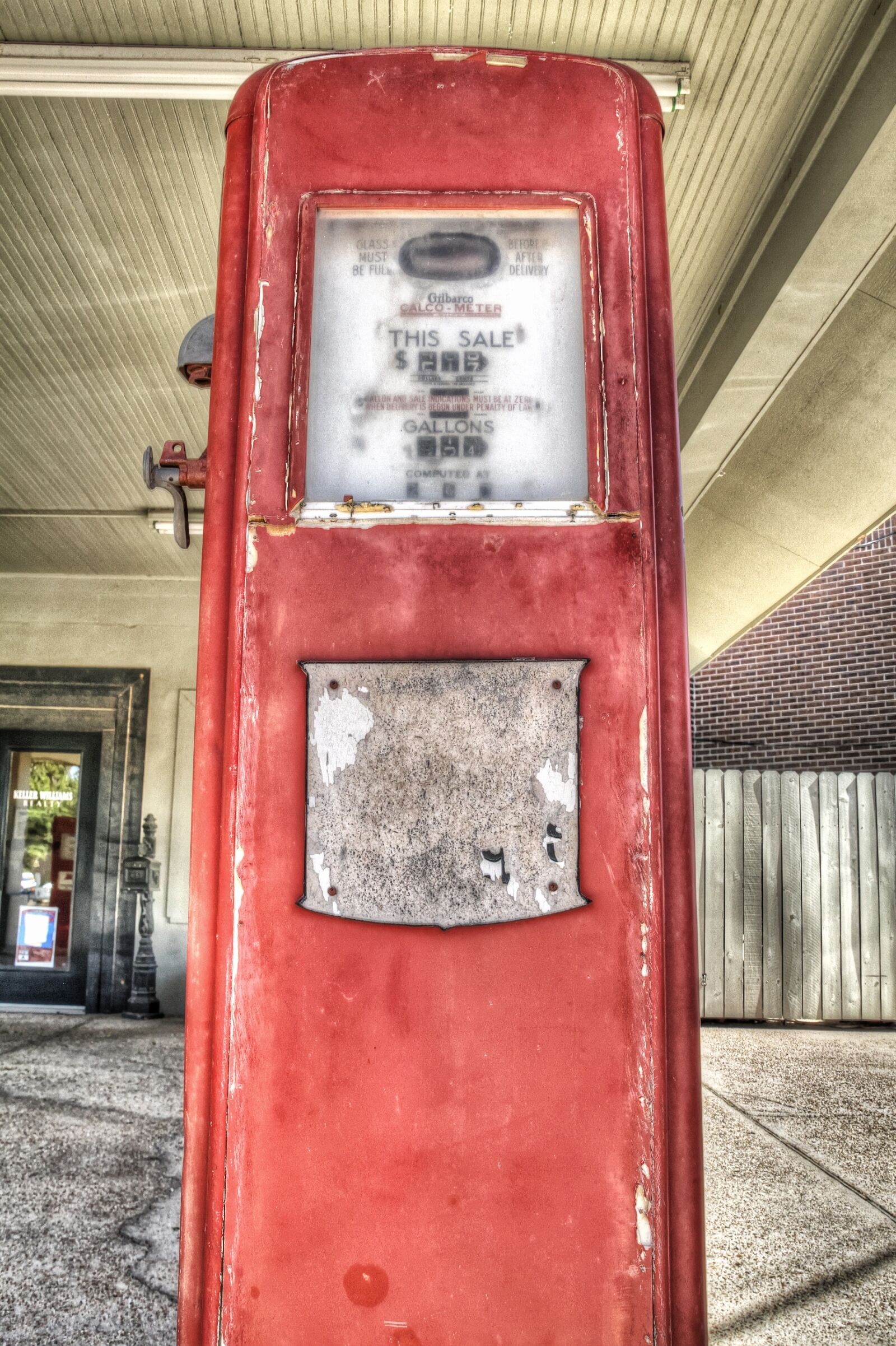 Canon EOS 7D sample photo. Pump, red, gas pump photography