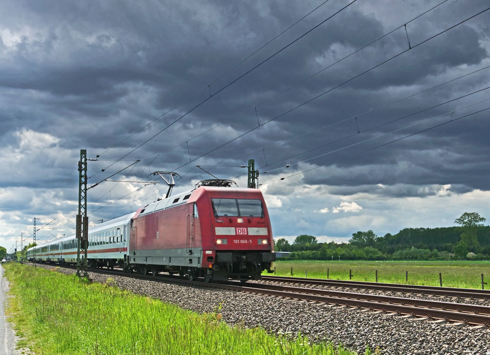 Panasonic Lumix DC-G9 sample photo. Intercity, april weather, m photography